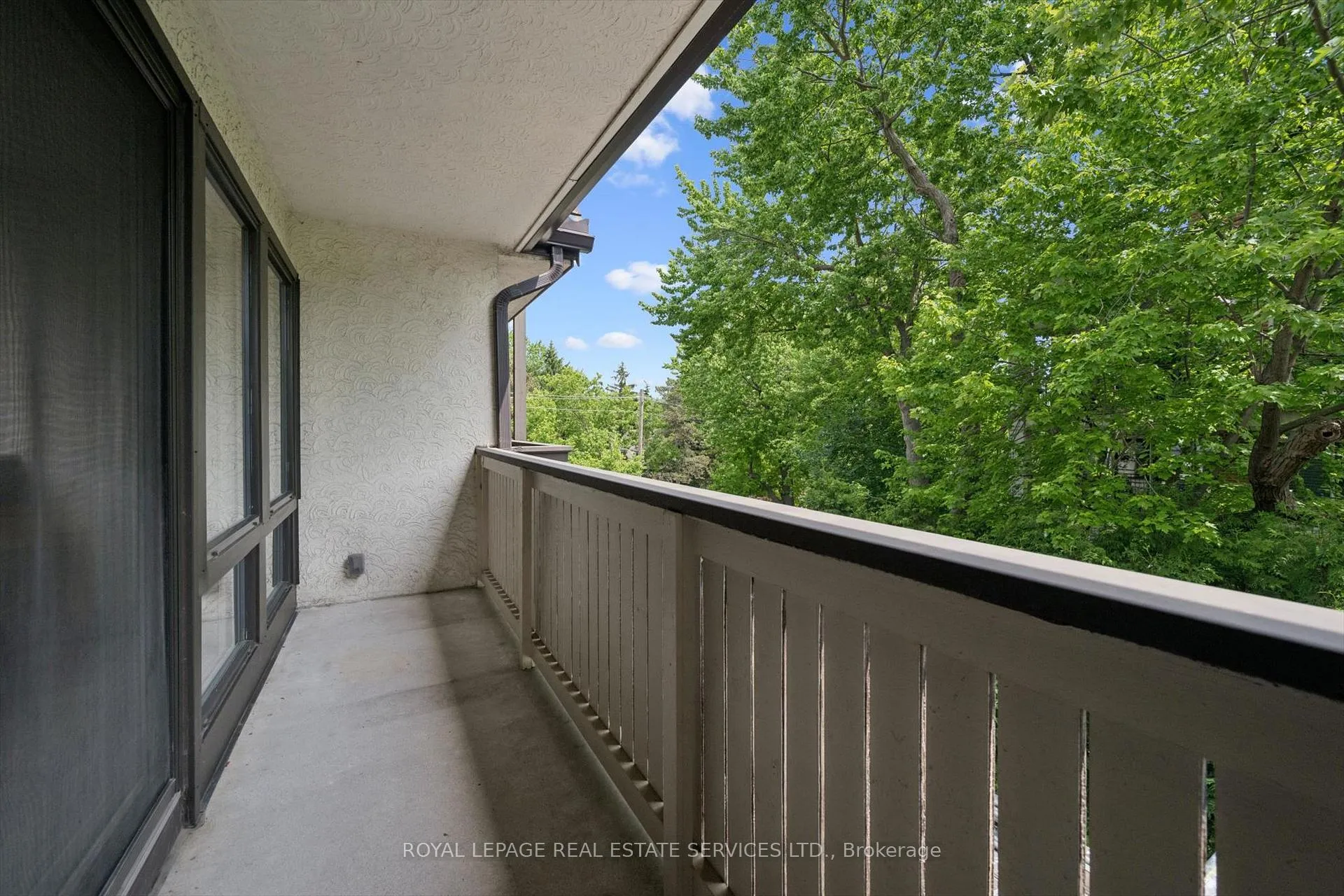 Photo 18 of Unit 305, 71 Old Mill Road, Etobicoke, Kingsway South — HOMEH