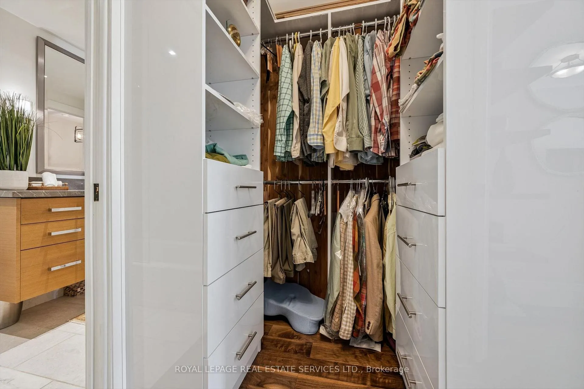 Photo 30 of Unit 305, 71 Old Mill Road, Etobicoke, Kingsway South — HOMEH