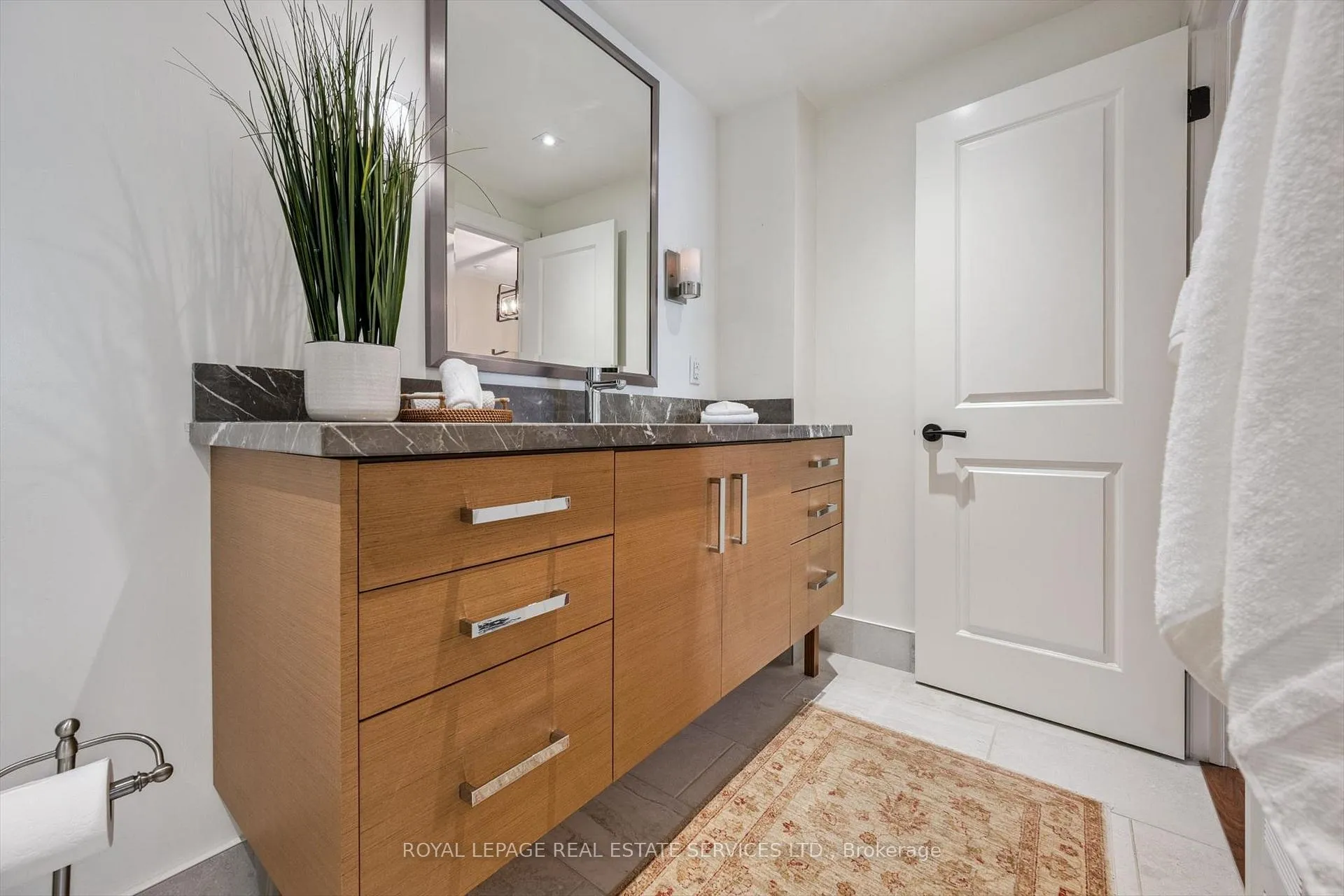 Photo 31 of Unit 305, 71 Old Mill Road, Etobicoke, Kingsway South — HOMEH