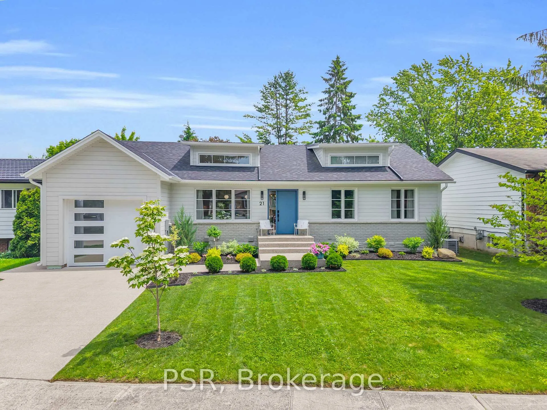 Photo 2 of 21 Blake Street, Meaford — HOMEH