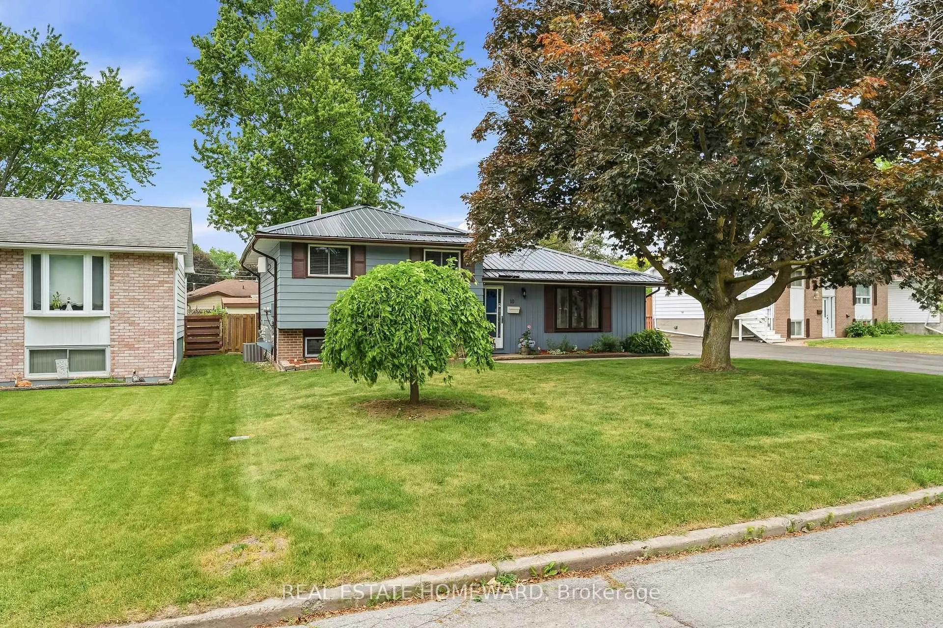 Photo 2 of 10 Cory Crescent, Quinte West, Trenton Ward — HOMEH