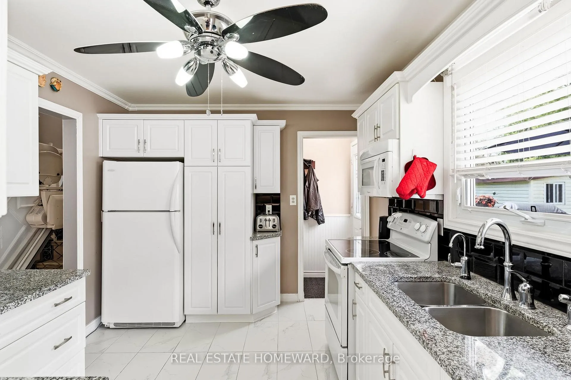Photo 13 of 10 Cory Crescent, Quinte West, Trenton Ward — HOMEH
