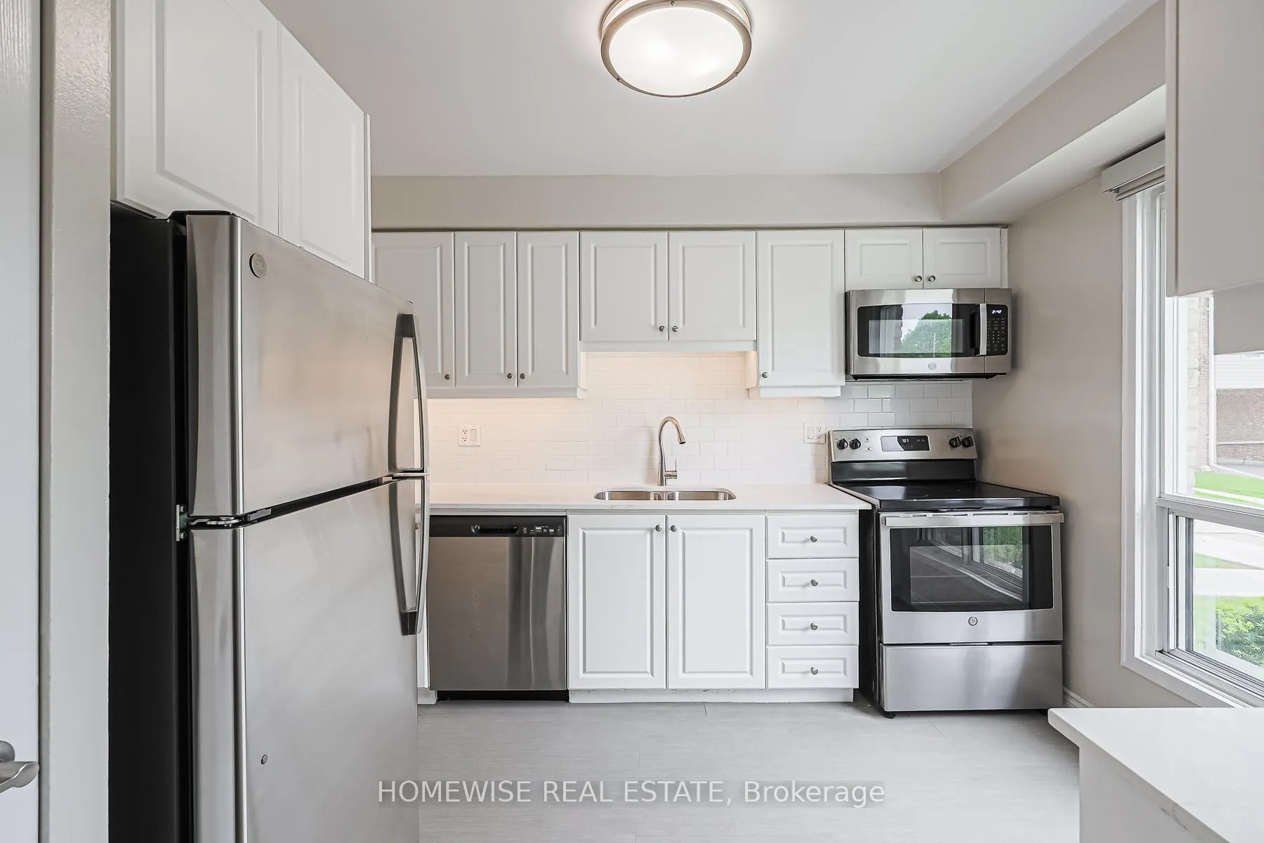 Front of Unit 25, 560 Waverly Street N