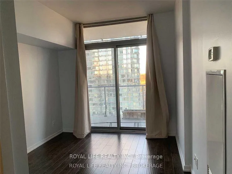 Photo 4 of Unit 1204, 103 The Queensway, Toronto, High Park-Swansea — HOMEH