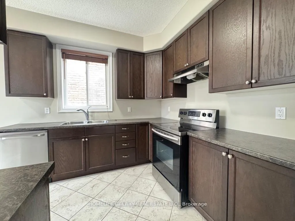 Photo 7 of 86 Nathan Crescent, Barrie, Painswick South — HOMEH