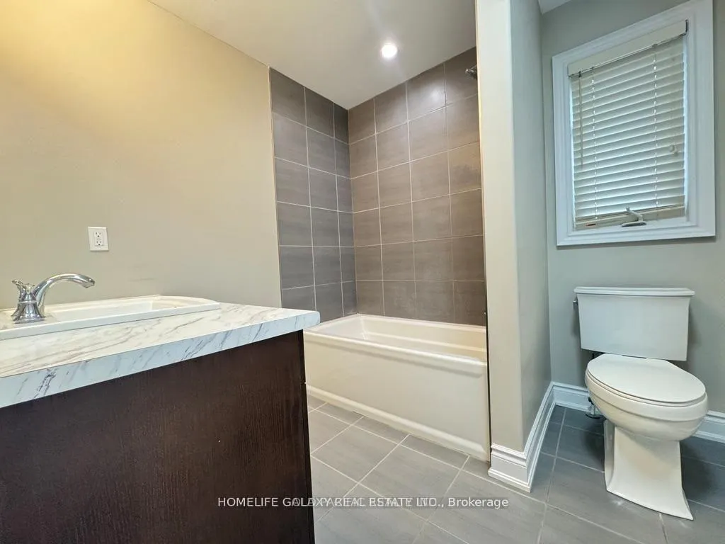 Photo 18 of 86 Nathan Crescent, Barrie, Painswick South — HOMEH