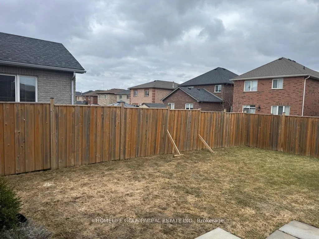Photo 30 of 86 Nathan Crescent, Barrie, Painswick South — HOMEH