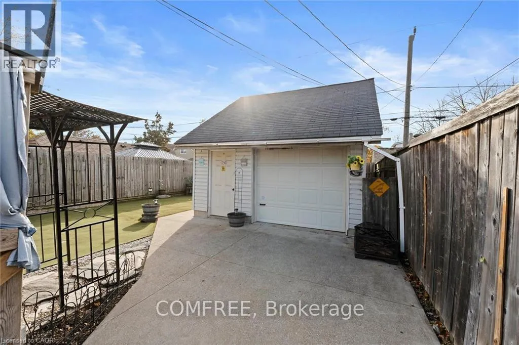 Photo 9 of 1743 St Luke Road, Out of Area — HOMEH