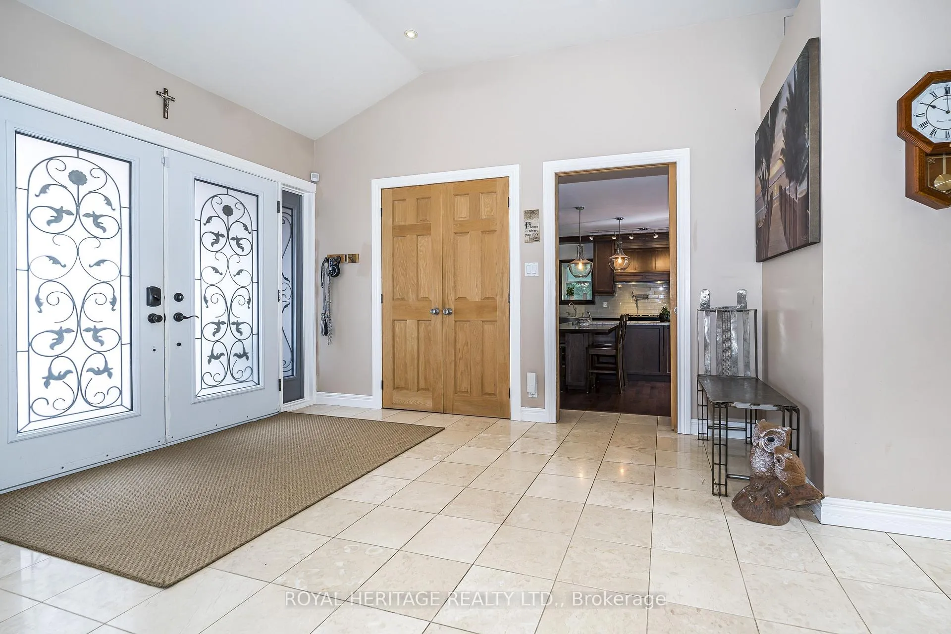 Photo 6 of 956 Bayshore Court, Pickering, West Shore — HOMEH