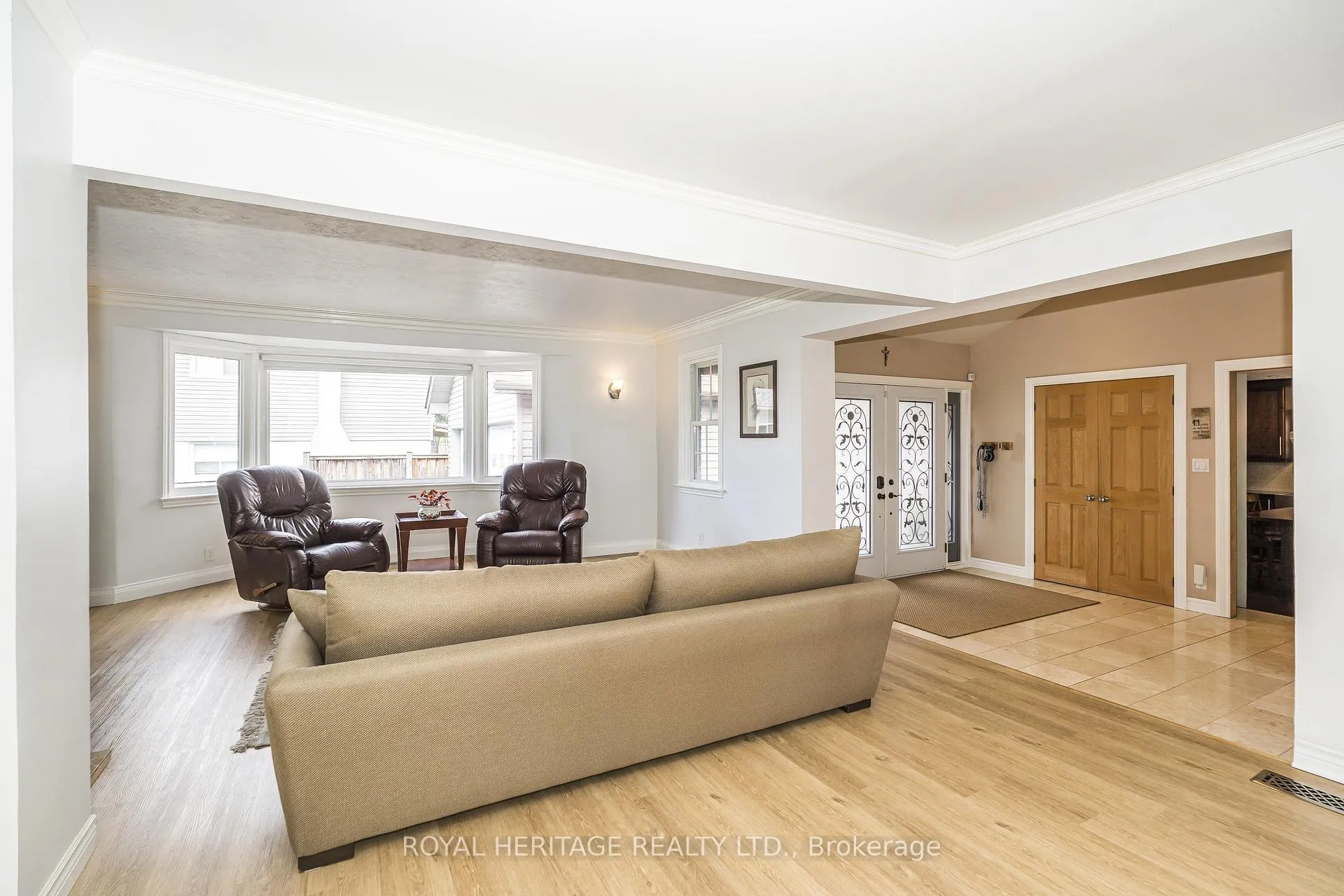 Photo 12 of 956 Bayshore Court, Pickering, West Shore — HOMEH