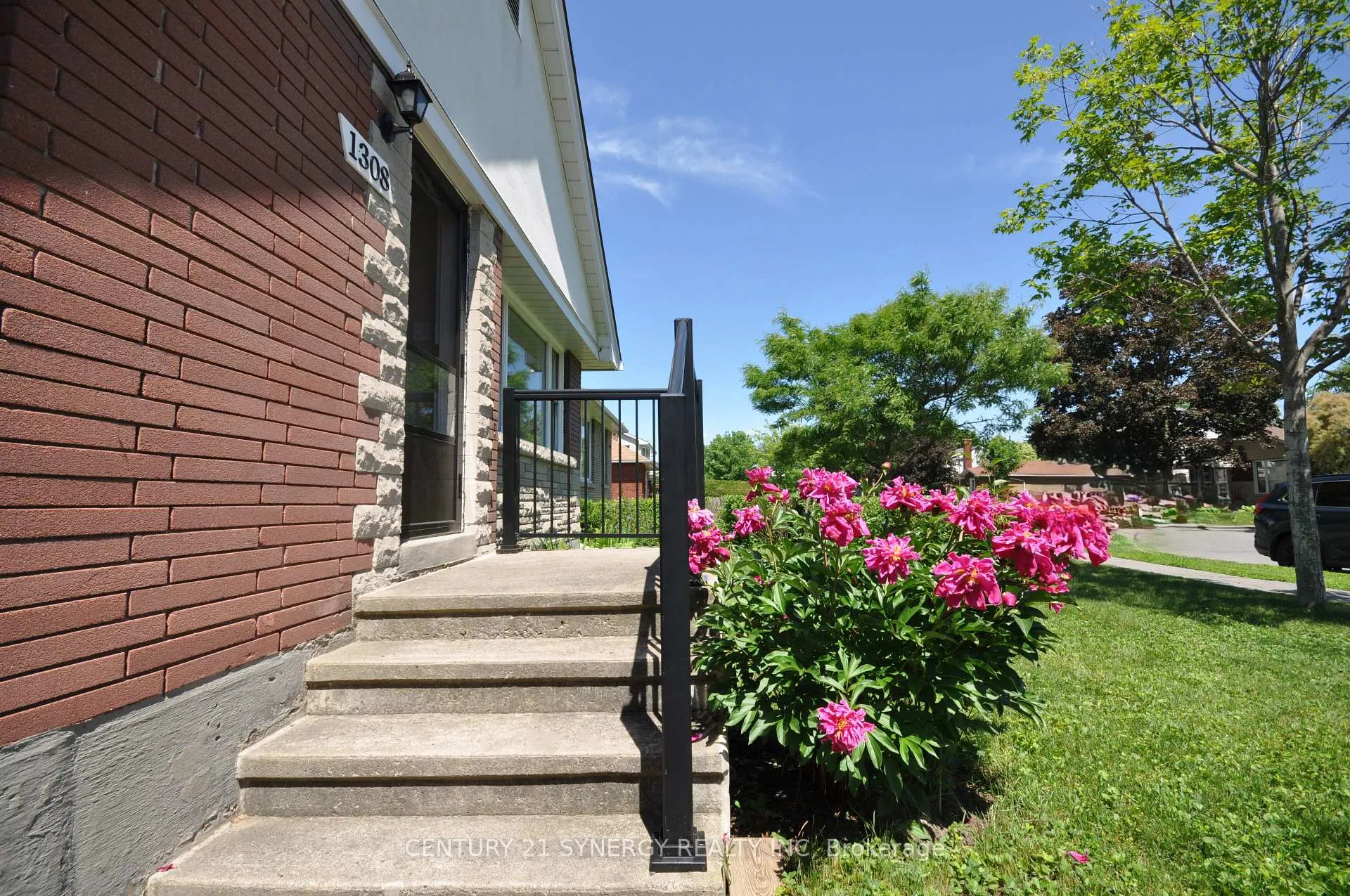 Photo 2 of 1308 Erindale Drive, Ottawa, Copeland Park — HOMEH
