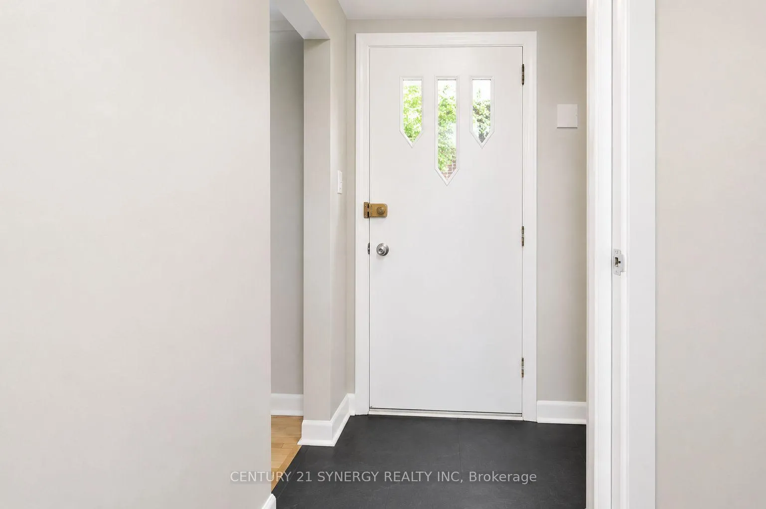Photo 3 of 1308 Erindale Drive, Ottawa, Copeland Park — HOMEH