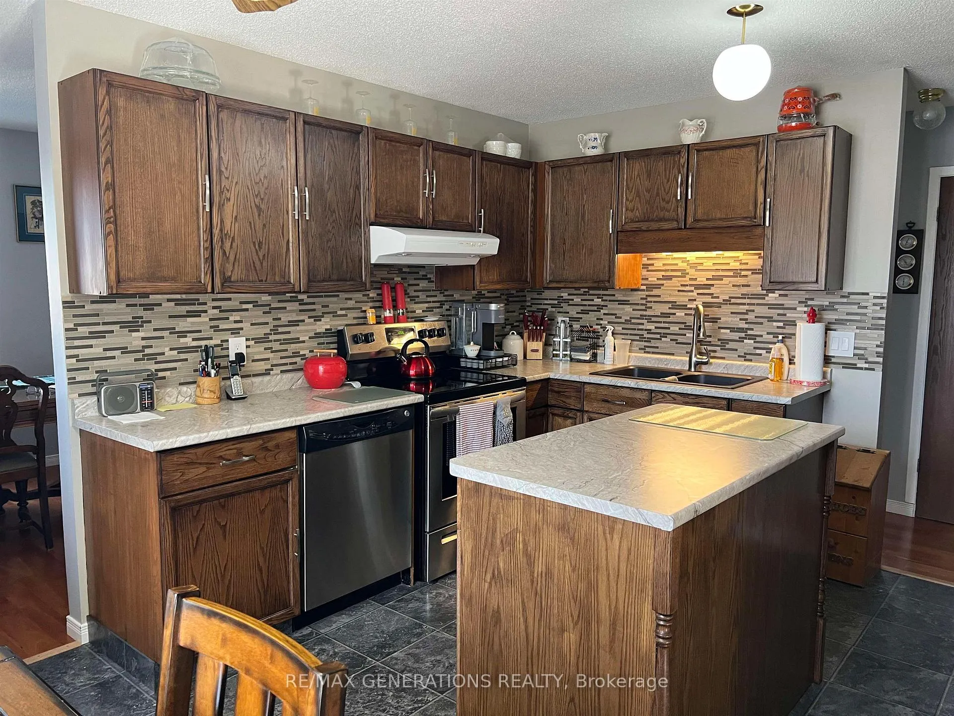 Photo 5 of 20 Bastedo Crescent, Marathon — HOMEH