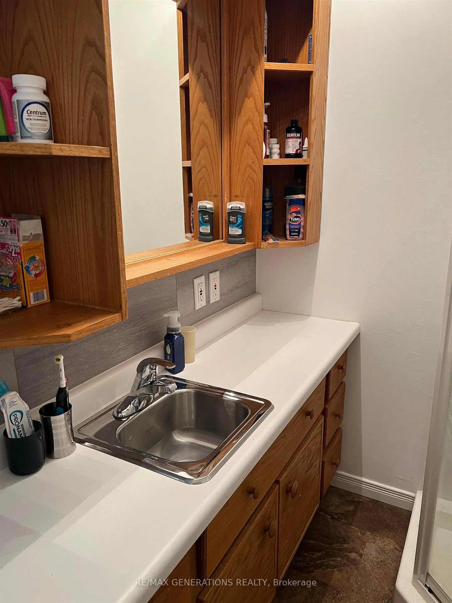 Photo 17 of 20 Bastedo Crescent, Marathon — HOMEH