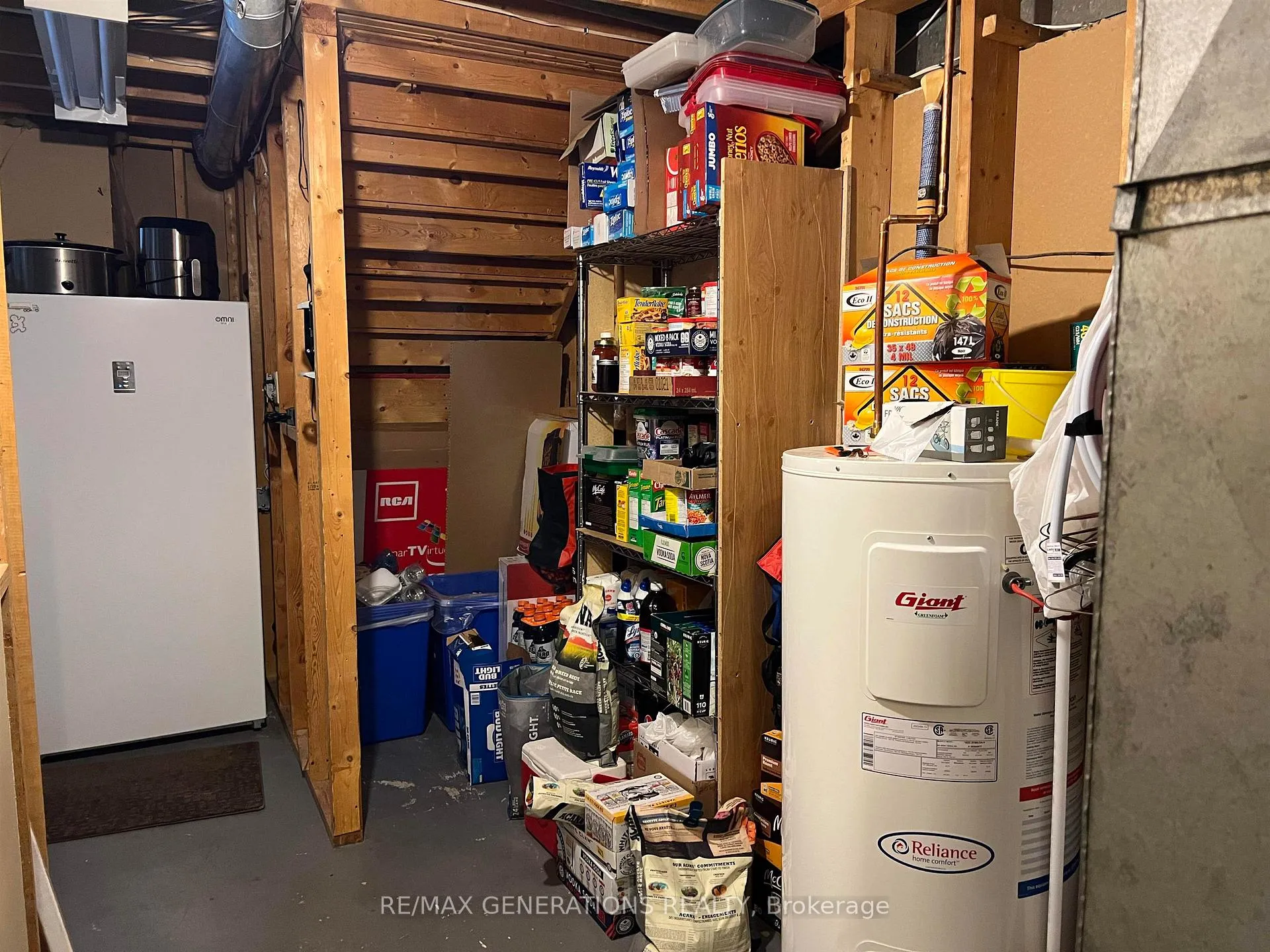 Photo 21 of 20 Bastedo Crescent, Marathon — HOMEH