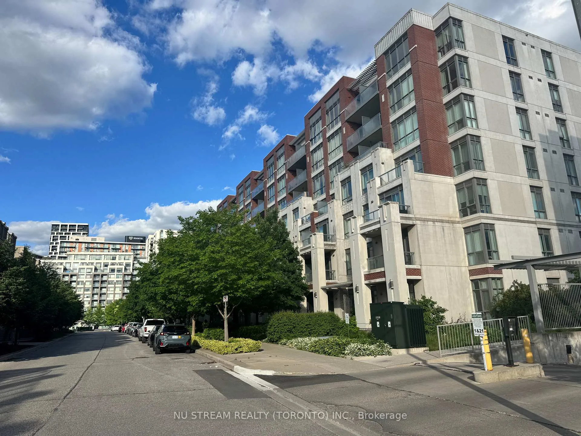 Photo 2 of Unit 318, 39 upper duke Crescent, Markham, Unionville — HOMEH