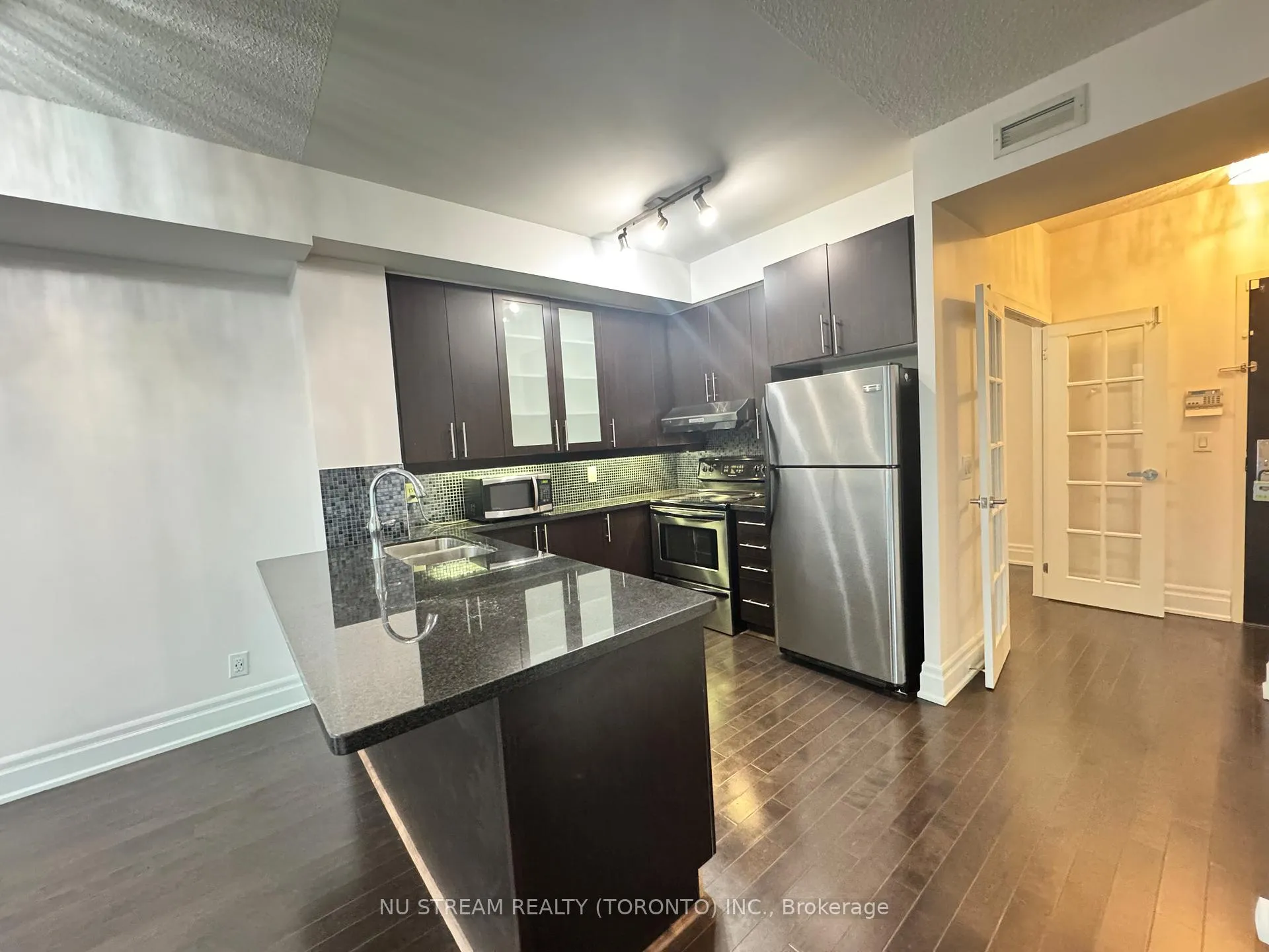 Photo 5 of Unit 318, 39 upper duke Crescent, Markham, Unionville — HOMEH