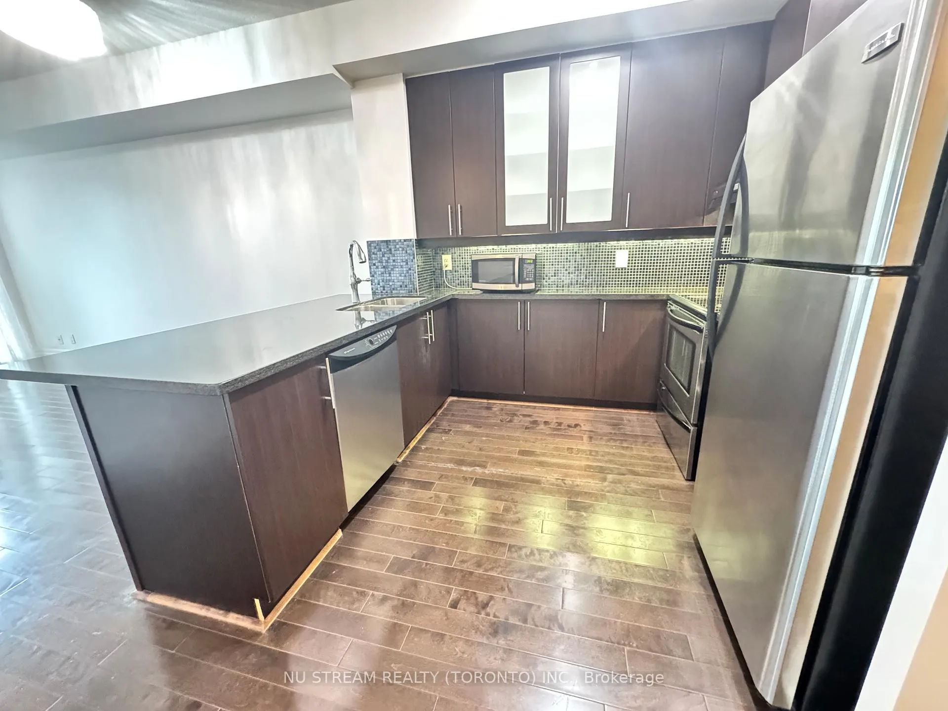 Photo 6 of Unit 318, 39 upper duke Crescent, Markham, Unionville — HOMEH