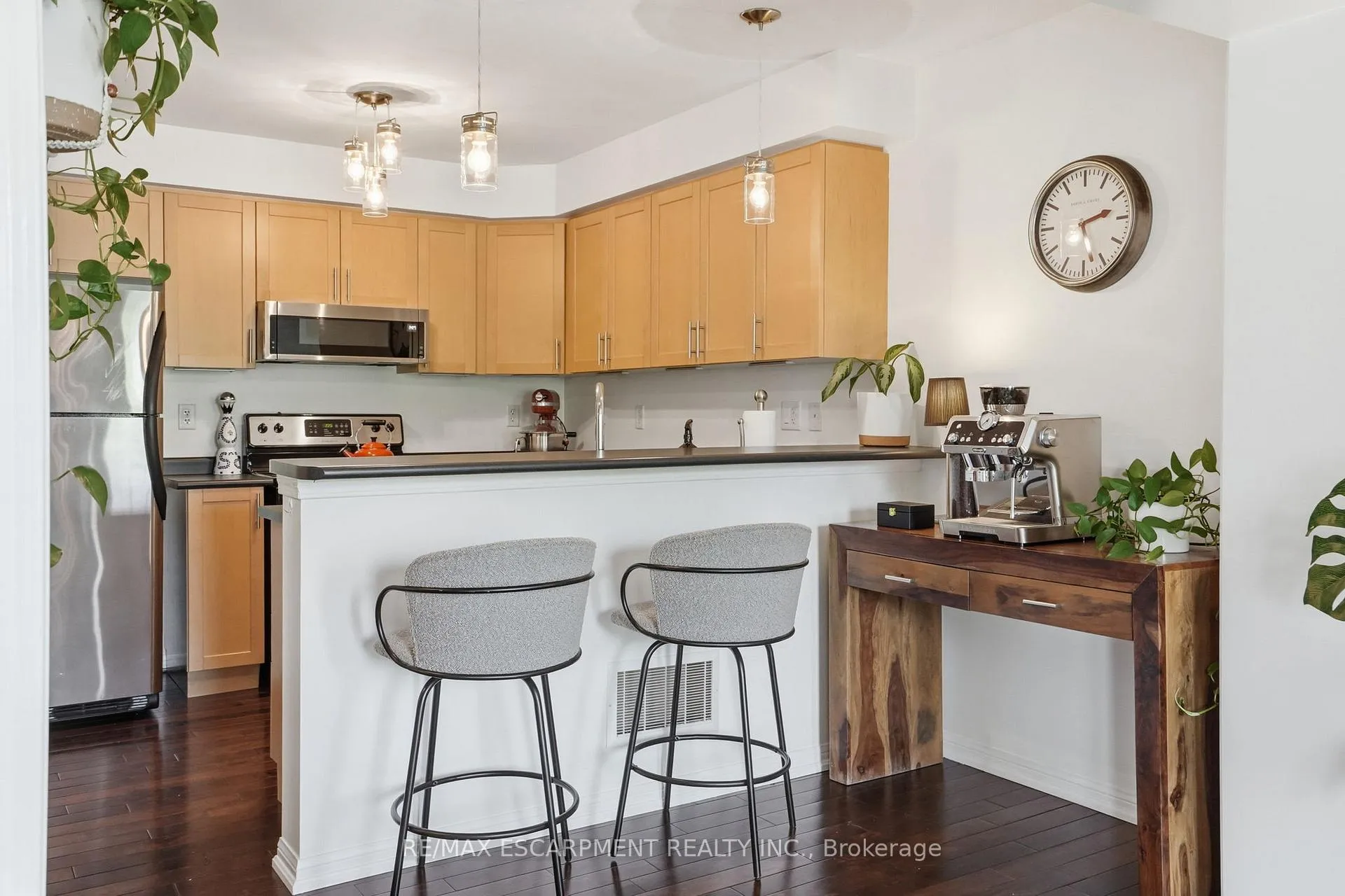 Photo 14 of Unit 54, 3050 Rotary Way, Burlington, Alton — HOMEH