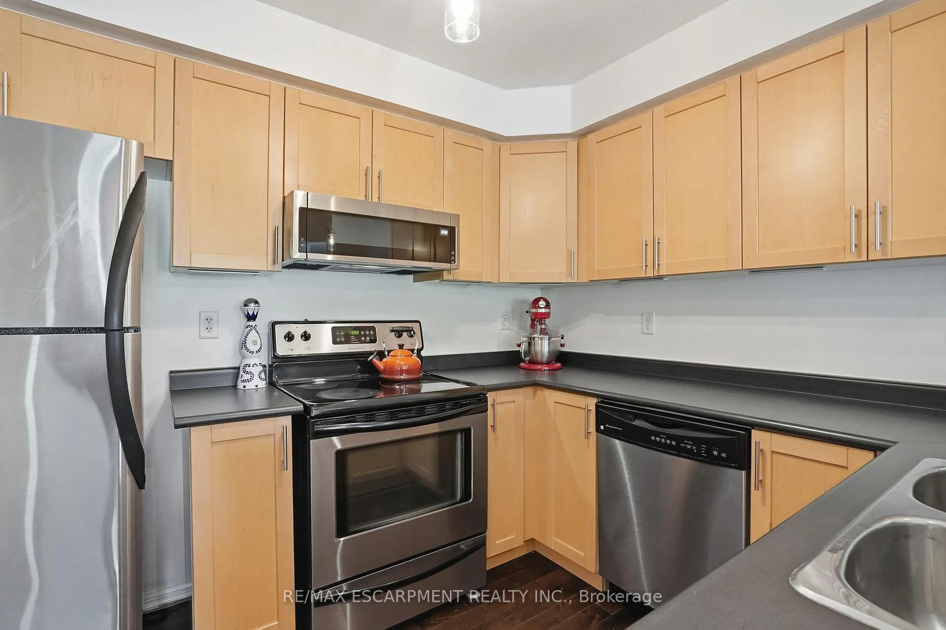 Photo 15 of Unit 54, 3050 Rotary Way, Burlington, Alton — HOMEH