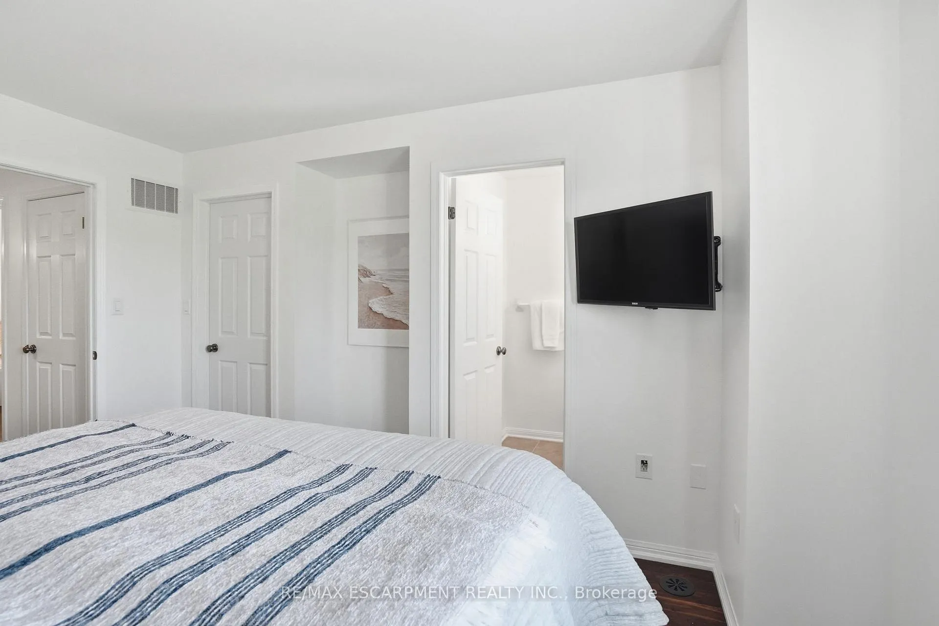 Photo 29 of Unit 54, 3050 Rotary Way, Burlington, Alton — HOMEH