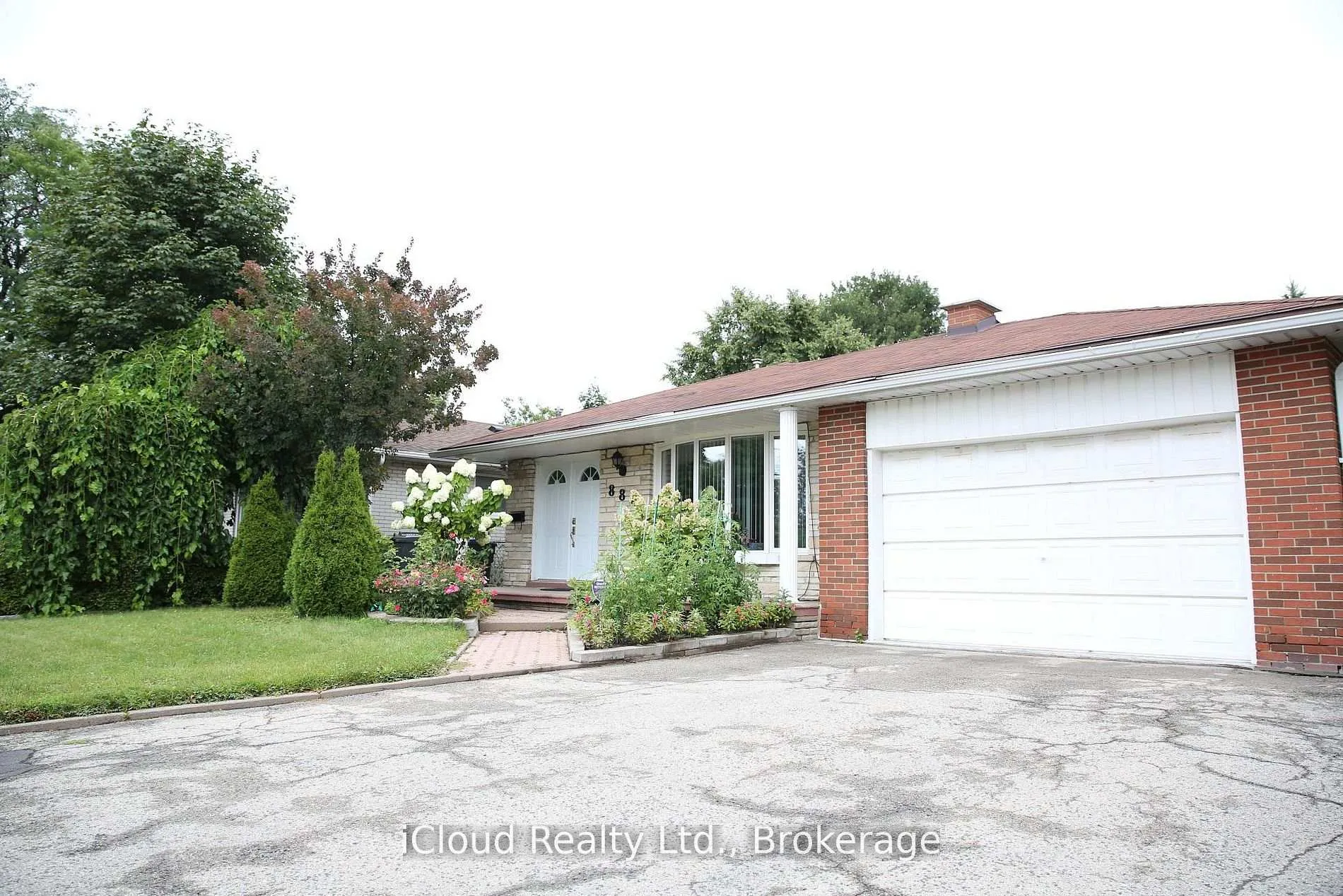 Photo of 888 Bloor Street