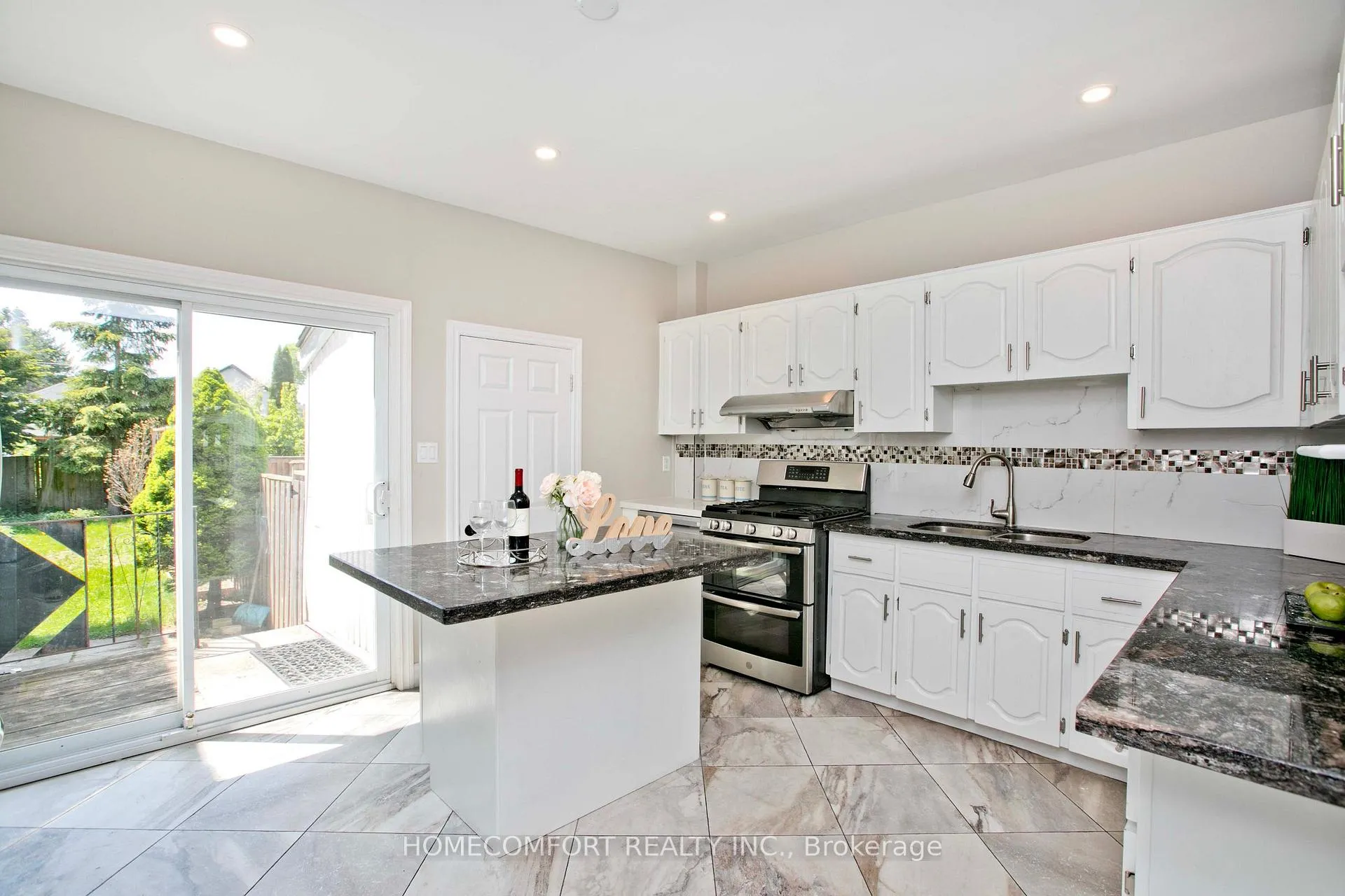Photo 4 of 202 Gledhill Avenue, Toronto, Woodbine-Lumsden — HOMEH