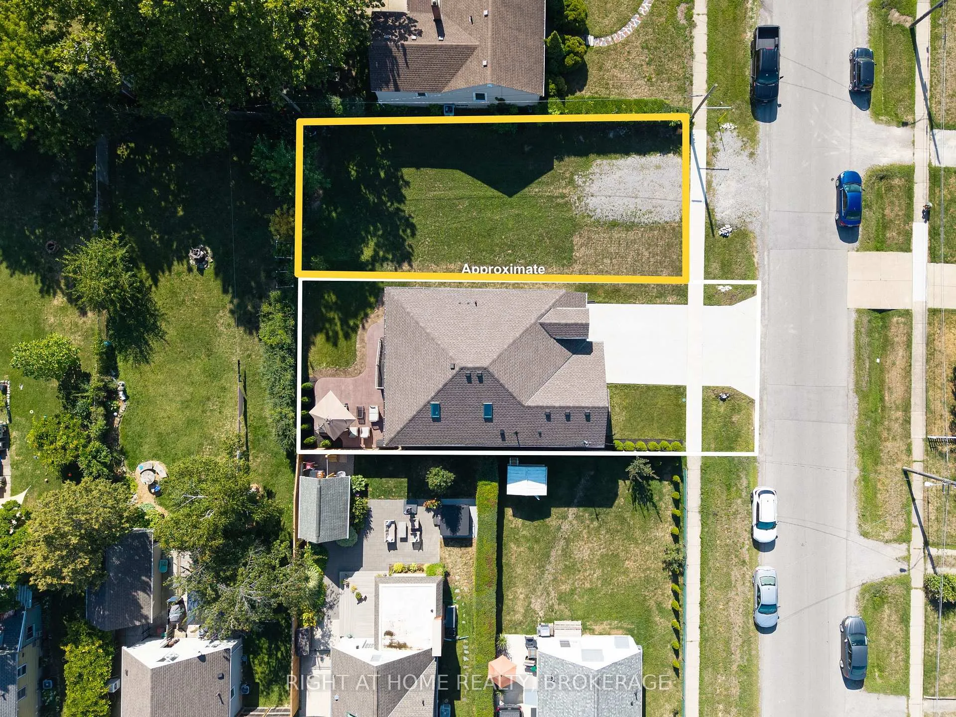 Photo 3 of 32A Dorothy Street, St. Catharines, Lakeport — HOMEH