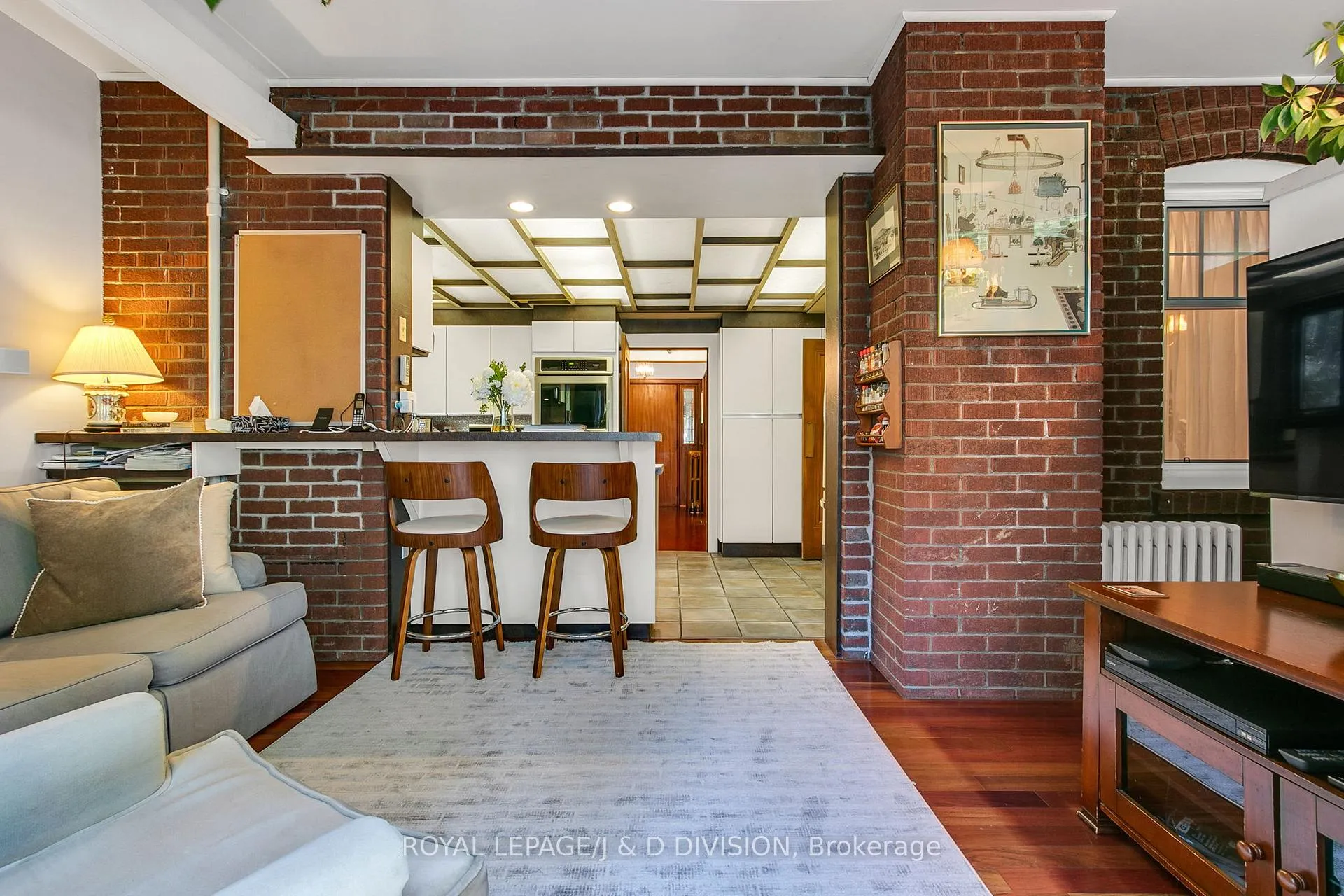 Photo 12 of 30 Chaplin Crescent, Toronto, Yonge-Eglinton — HOMEH