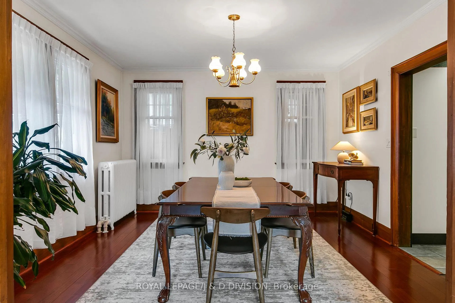 Photo 14 of 30 Chaplin Crescent, Toronto, Yonge-Eglinton — HOMEH