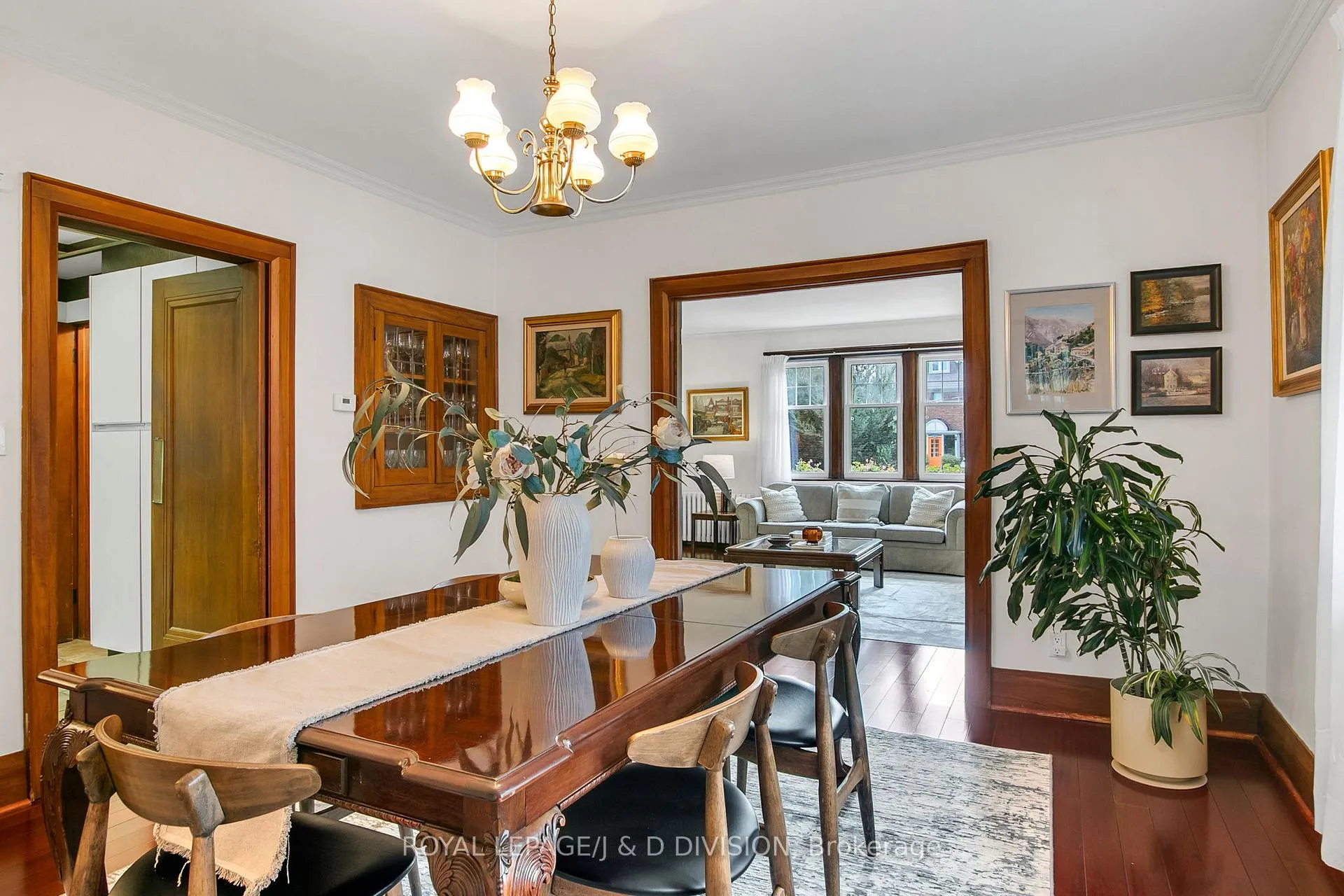 Photo 15 of 30 Chaplin Crescent, Toronto, Yonge-Eglinton — HOMEH