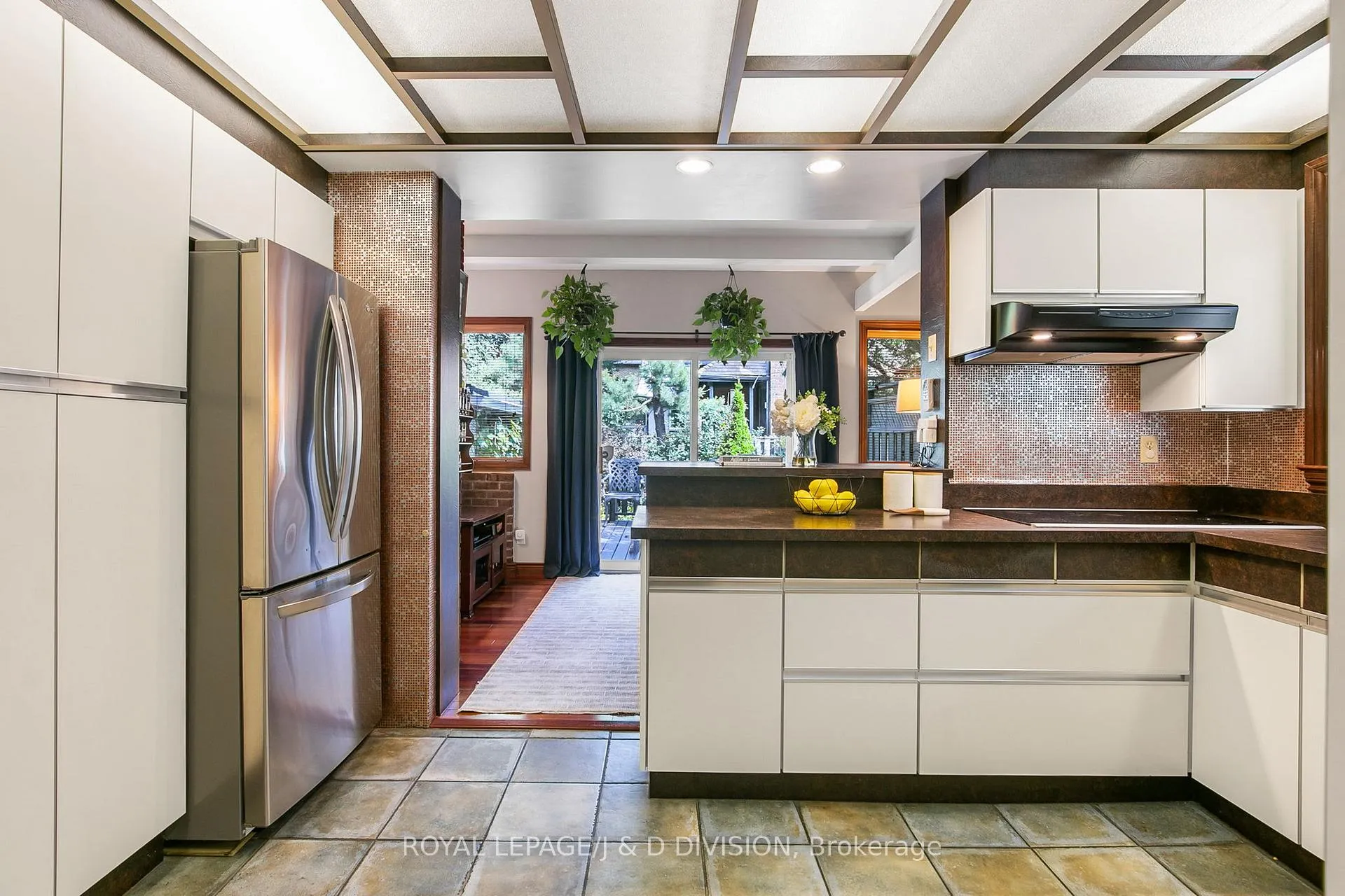 Photo 18 of 30 Chaplin Crescent, Toronto, Yonge-Eglinton — HOMEH