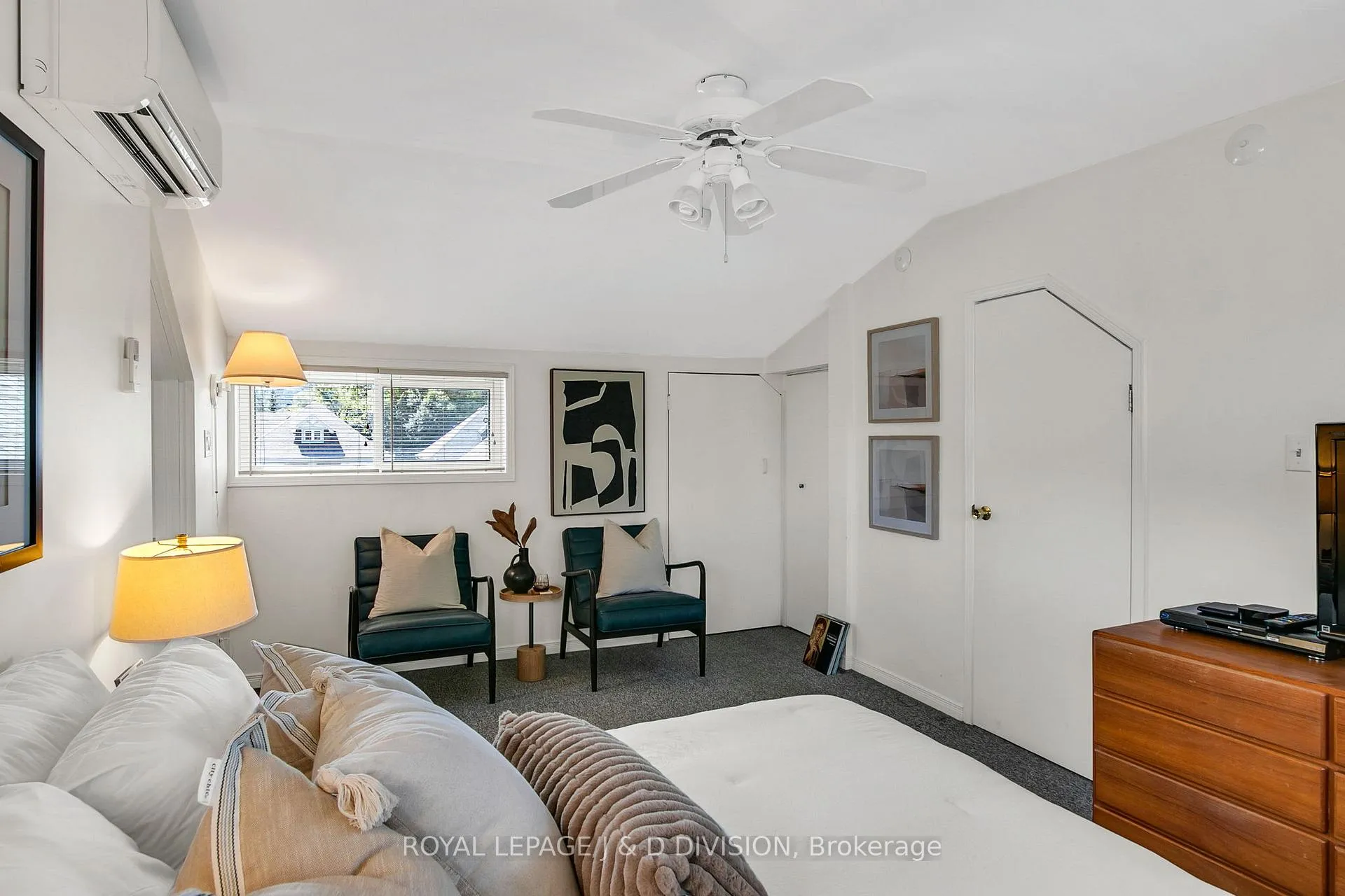 Photo 24 of 30 Chaplin Crescent, Toronto, Yonge-Eglinton — HOMEH