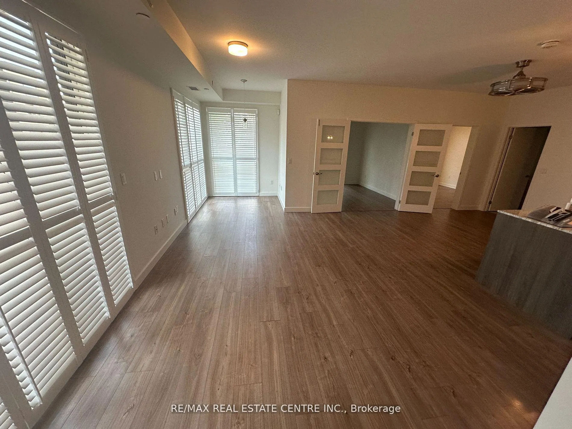 Photo 2 of Unit 107, 150 Sabina Drive, Oakville, Rural Oakville — HOMEH