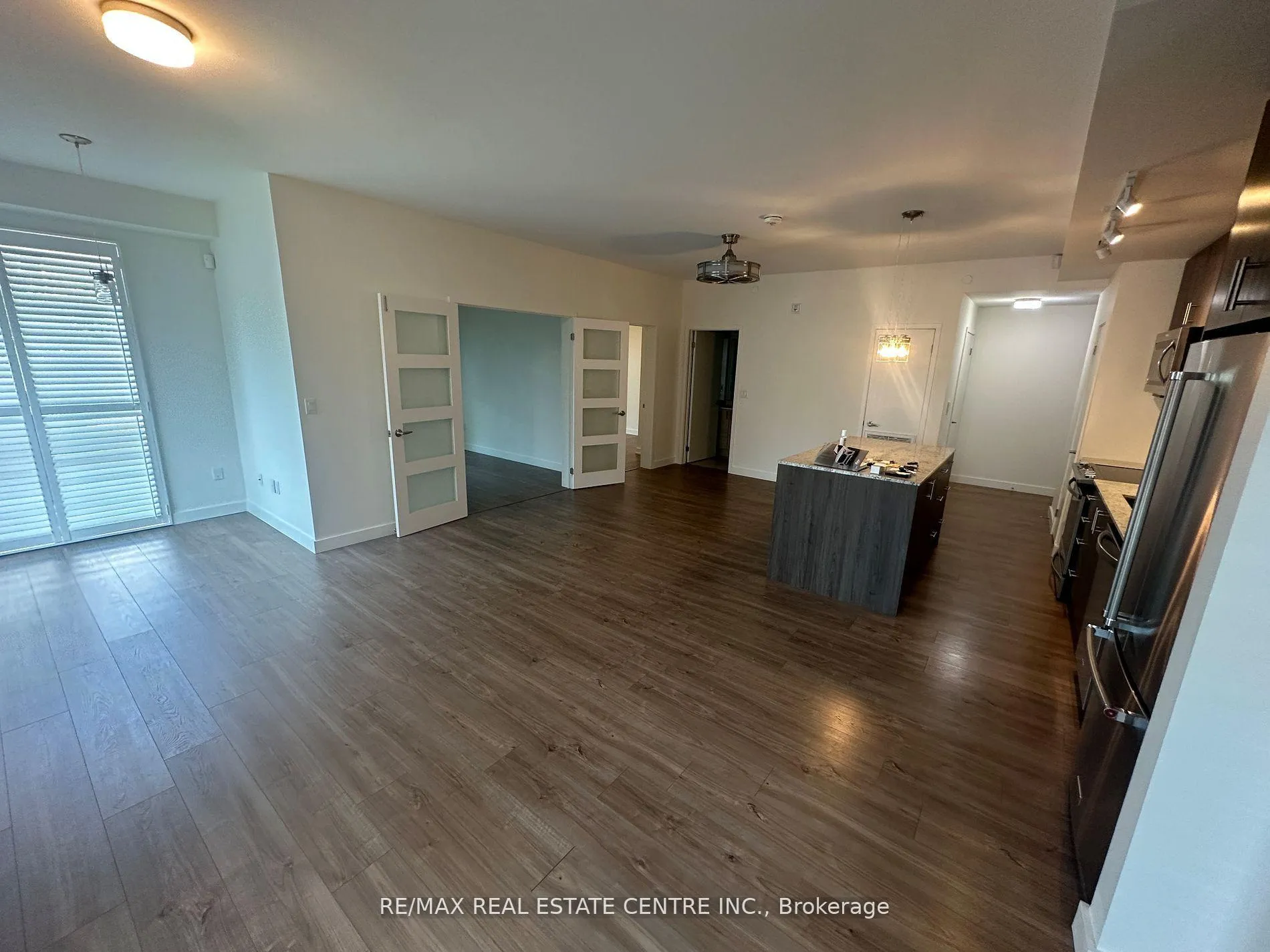 Photo 3 of Unit 107, 150 Sabina Drive, Oakville, Rural Oakville — HOMEH