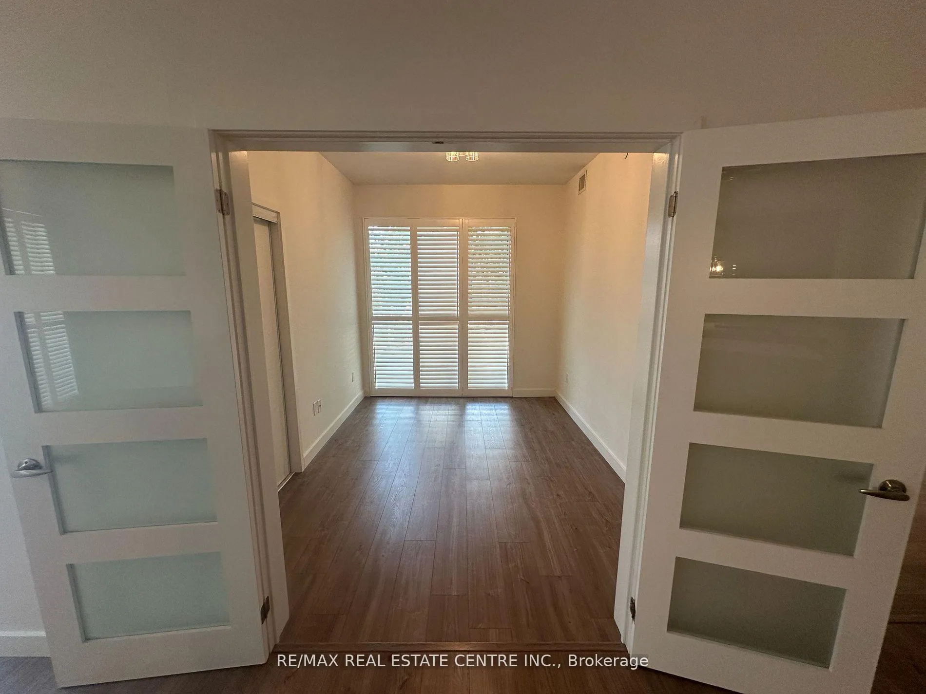 Photo 5 of Unit 107, 150 Sabina Drive, Oakville, Rural Oakville — HOMEH