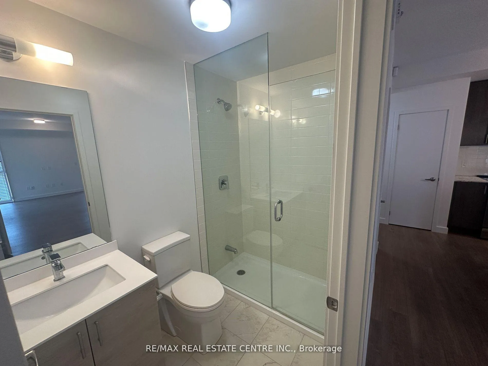 Photo 7 of Unit 107, 150 Sabina Drive, Oakville, Rural Oakville — HOMEH