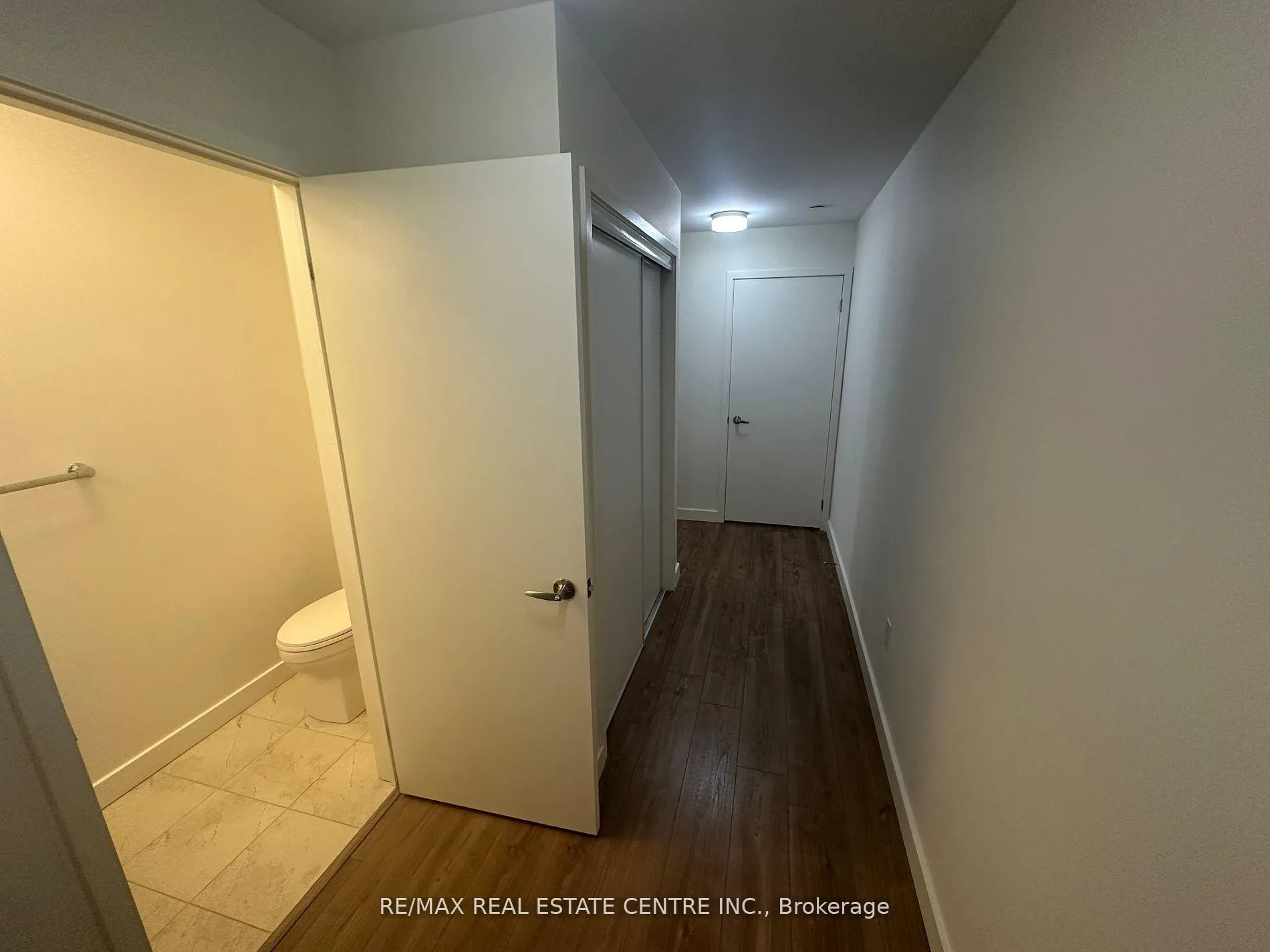Photo 12 of Unit 107, 150 Sabina Drive, Oakville, Rural Oakville — HOMEH