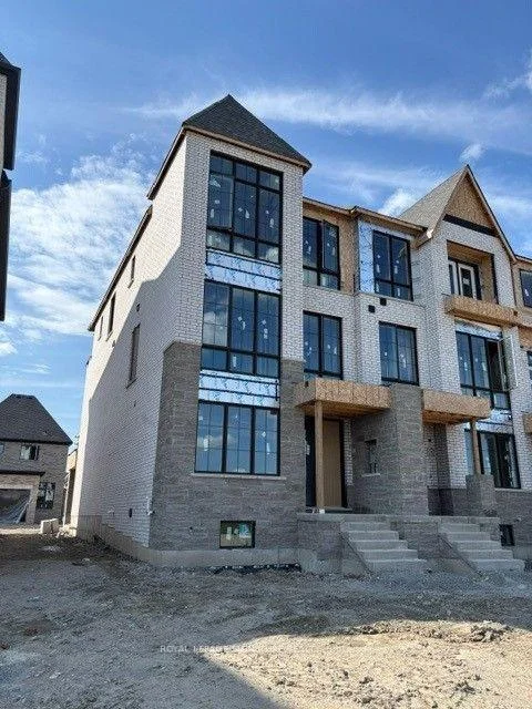 Photo 9 of 23 Essence Lane, Markham, Rural Markham — HOMEH