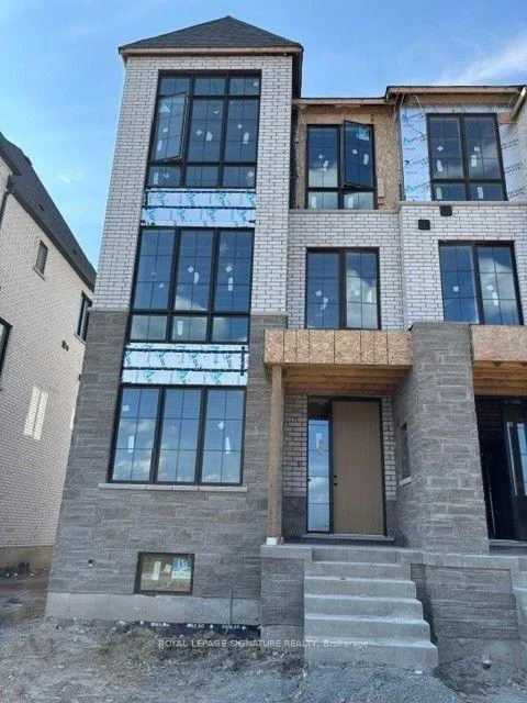 Photo 10 of 23 Essence Lane, Markham, Rural Markham — HOMEH