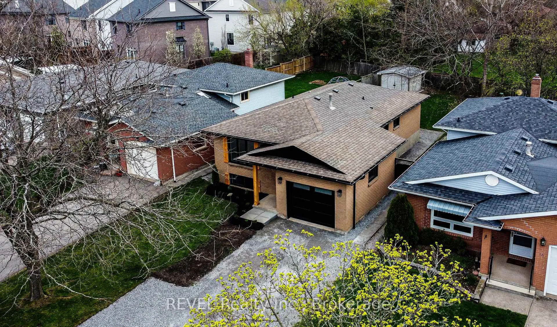 Photo 1 of 12 Andrea Drive, St. Catharines, Rykert/Vansickle — HOMEH