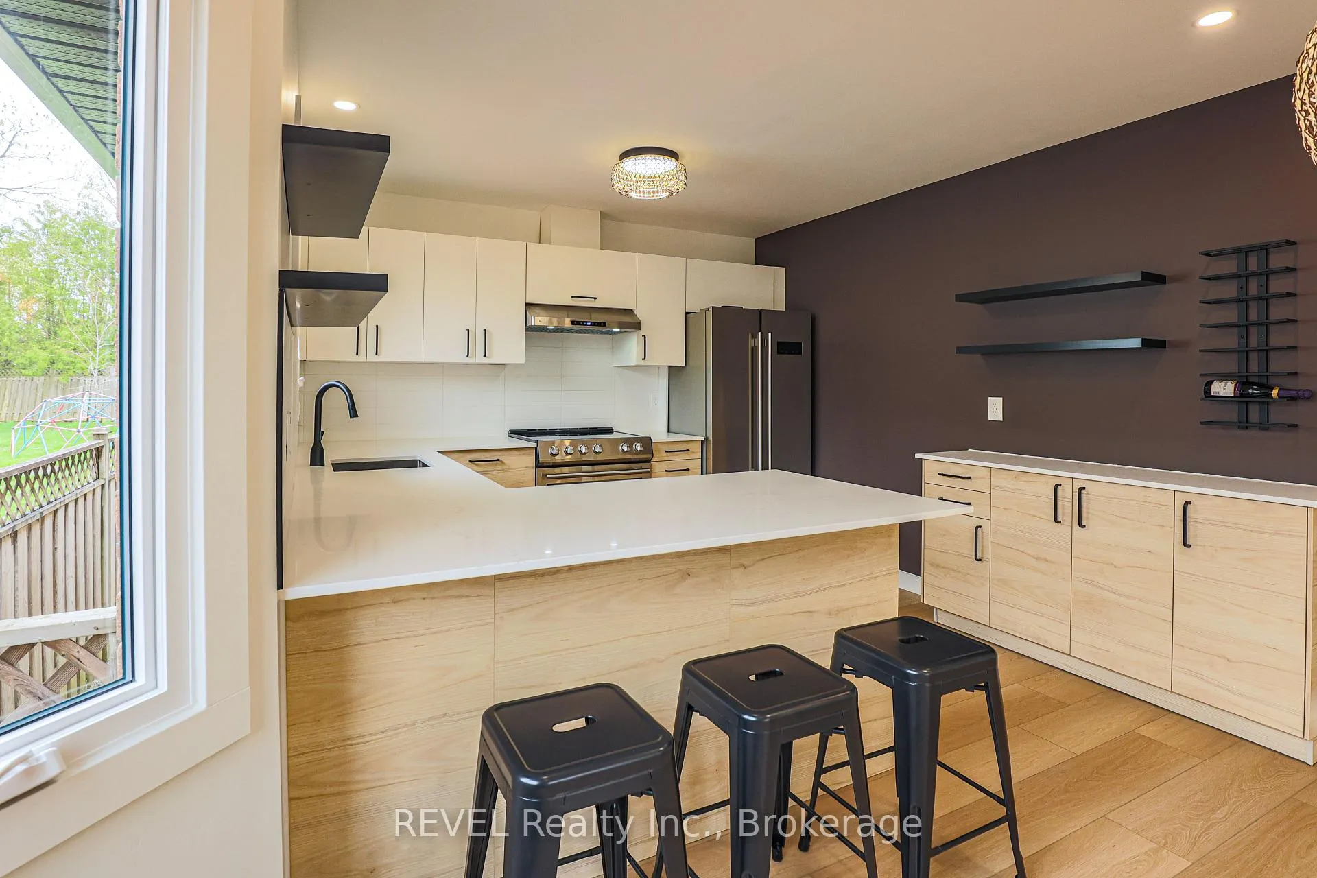 Photo 12 of 12 Andrea Drive, St. Catharines, Rykert/Vansickle — HOMEH