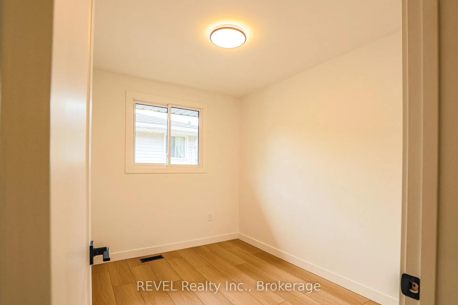 Photo 19 of 12 Andrea Drive, St. Catharines, Rykert/Vansickle — HOMEH