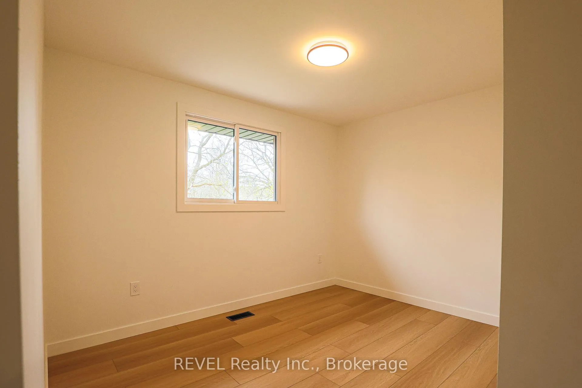 Photo 21 of 12 Andrea Drive, St. Catharines, Rykert/Vansickle — HOMEH