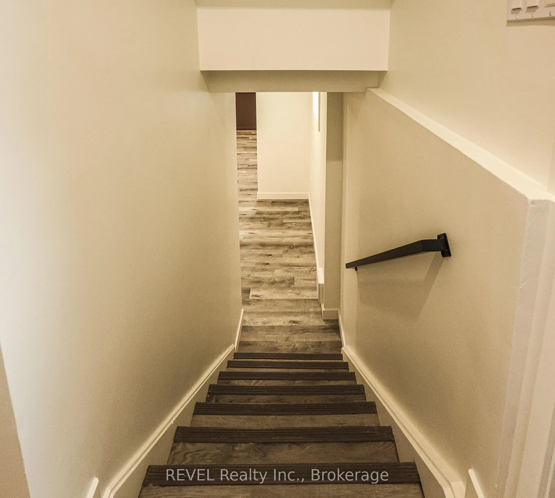 Photo 26 of 12 Andrea Drive, St. Catharines, Rykert/Vansickle — HOMEH