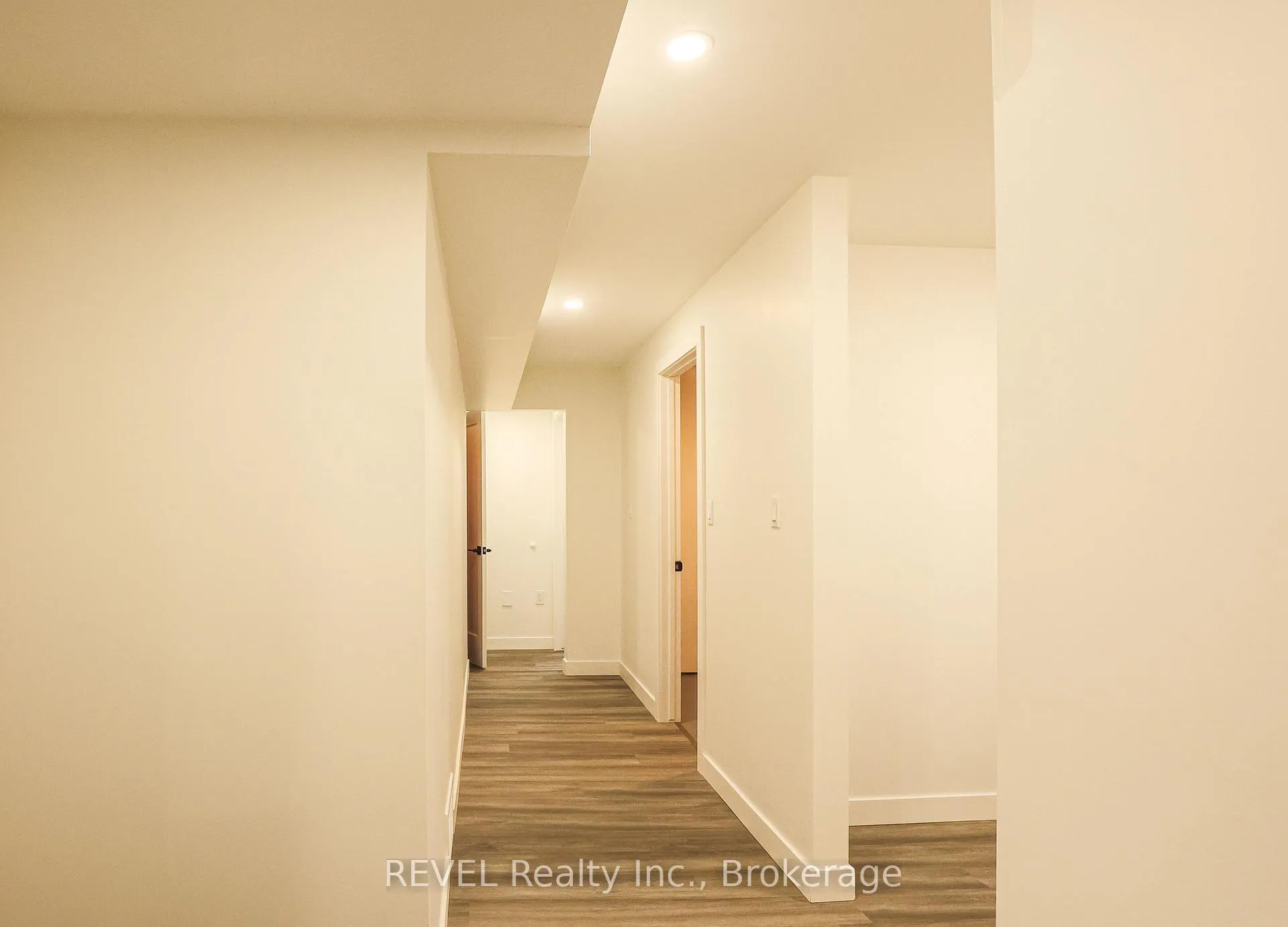 Photo 31 of 12 Andrea Drive, St. Catharines, Rykert/Vansickle — HOMEH