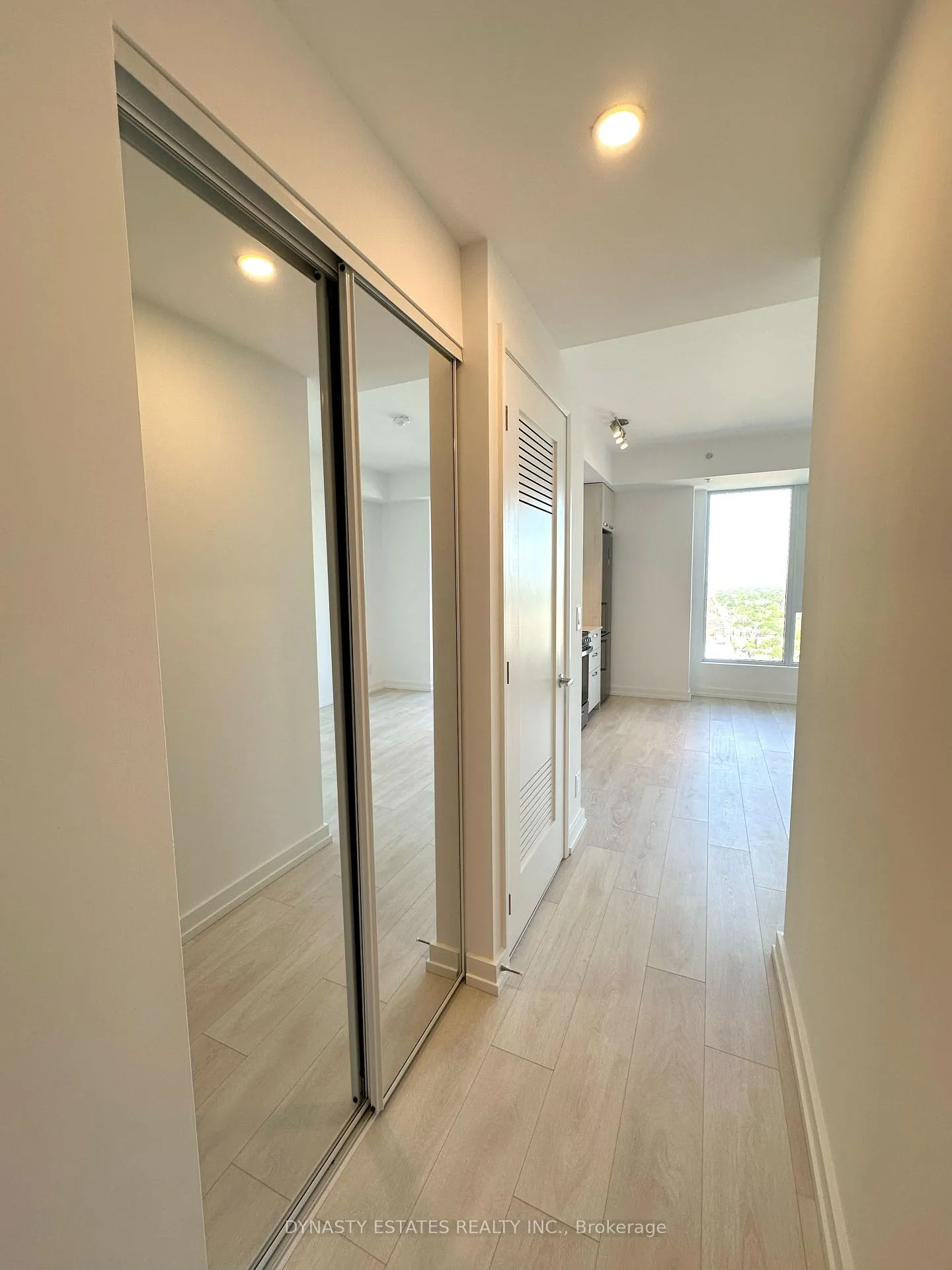 Photo 3 of Unit 2609, 75 James Street S, Hamilton, Corktown — HOMEH