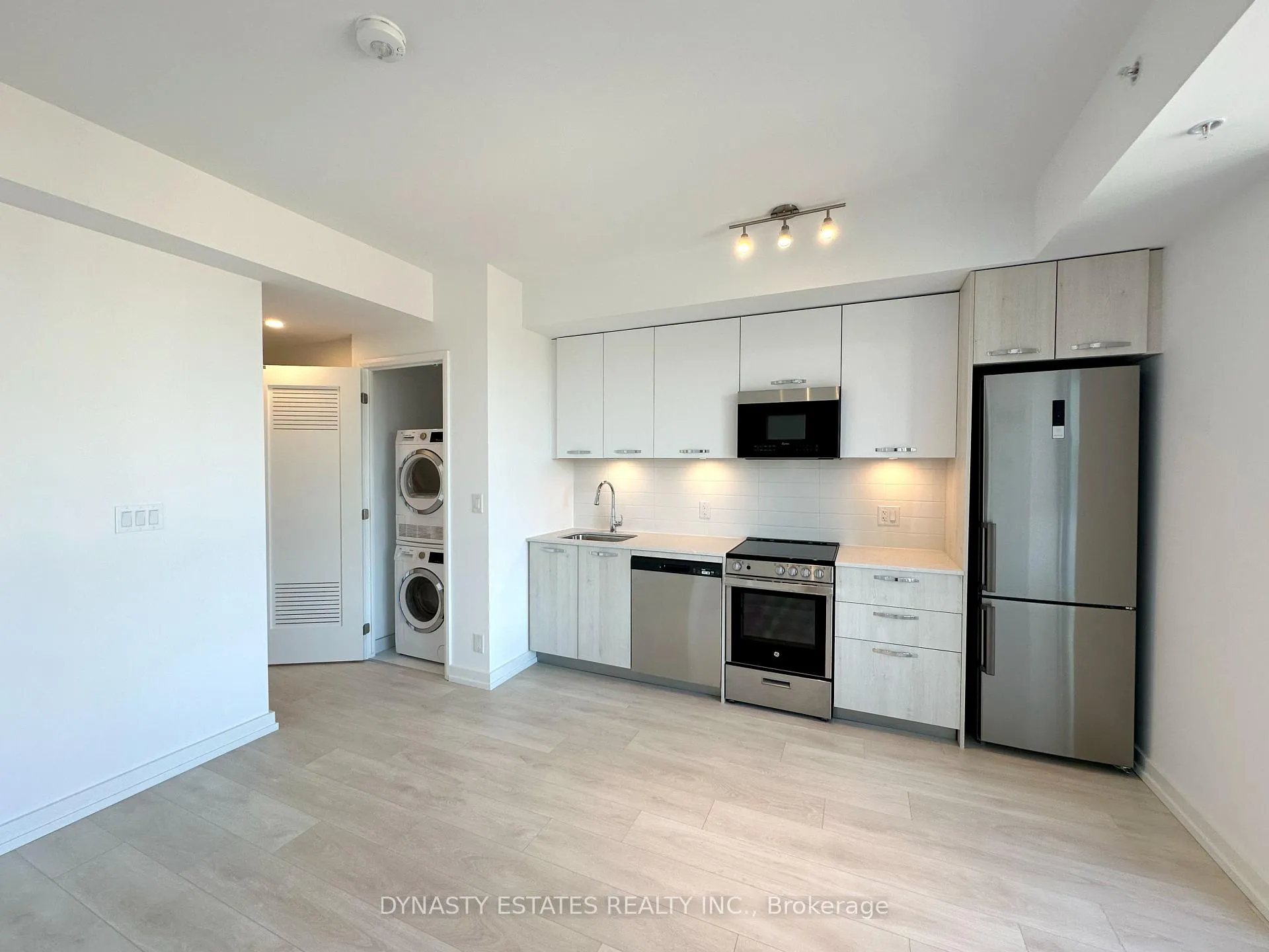 Photo 9 of Unit 2609, 75 James Street S, Hamilton, Corktown — HOMEH