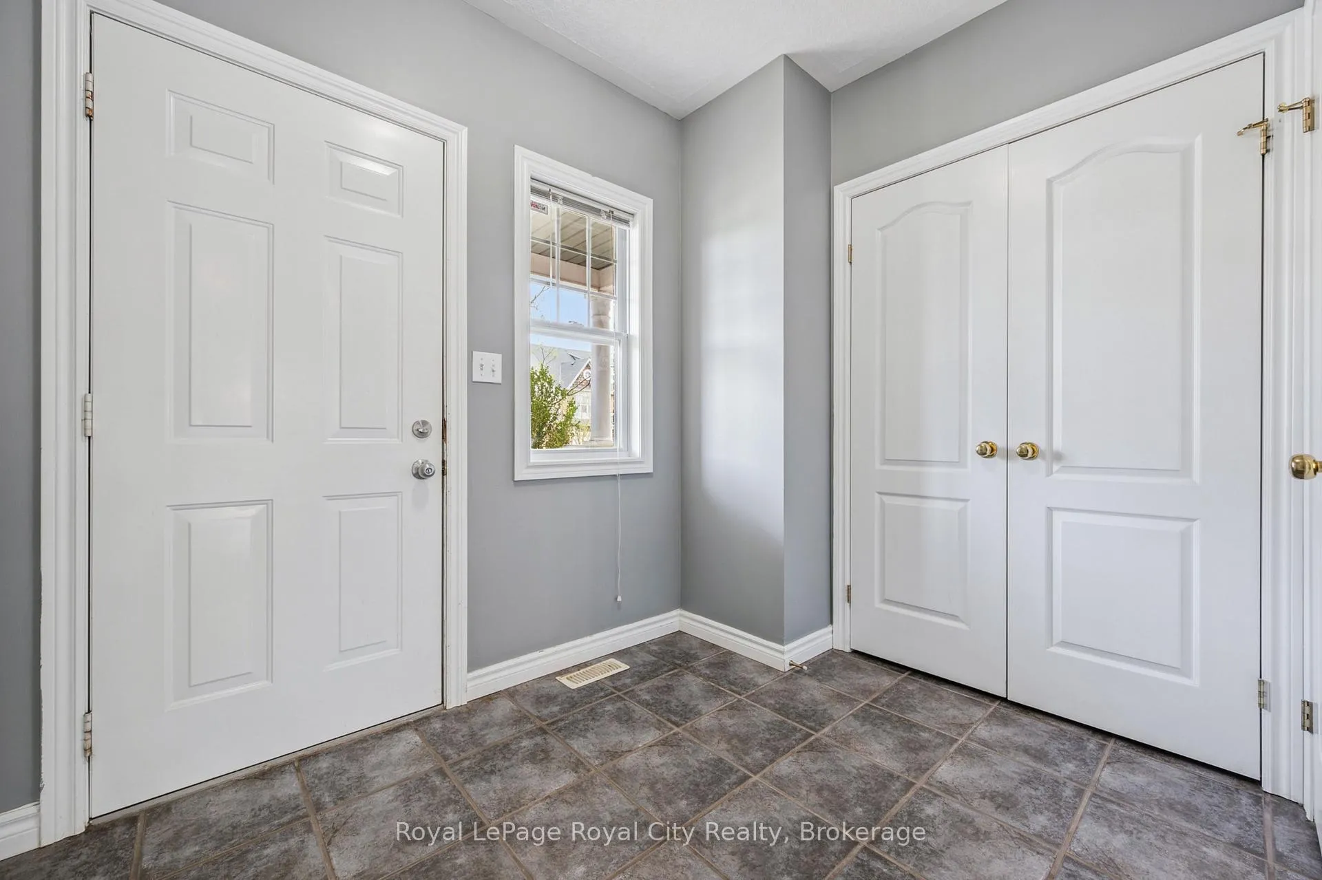 Photo 4 of 30 Darnell Road, Guelph, Kortright West — HOMEH