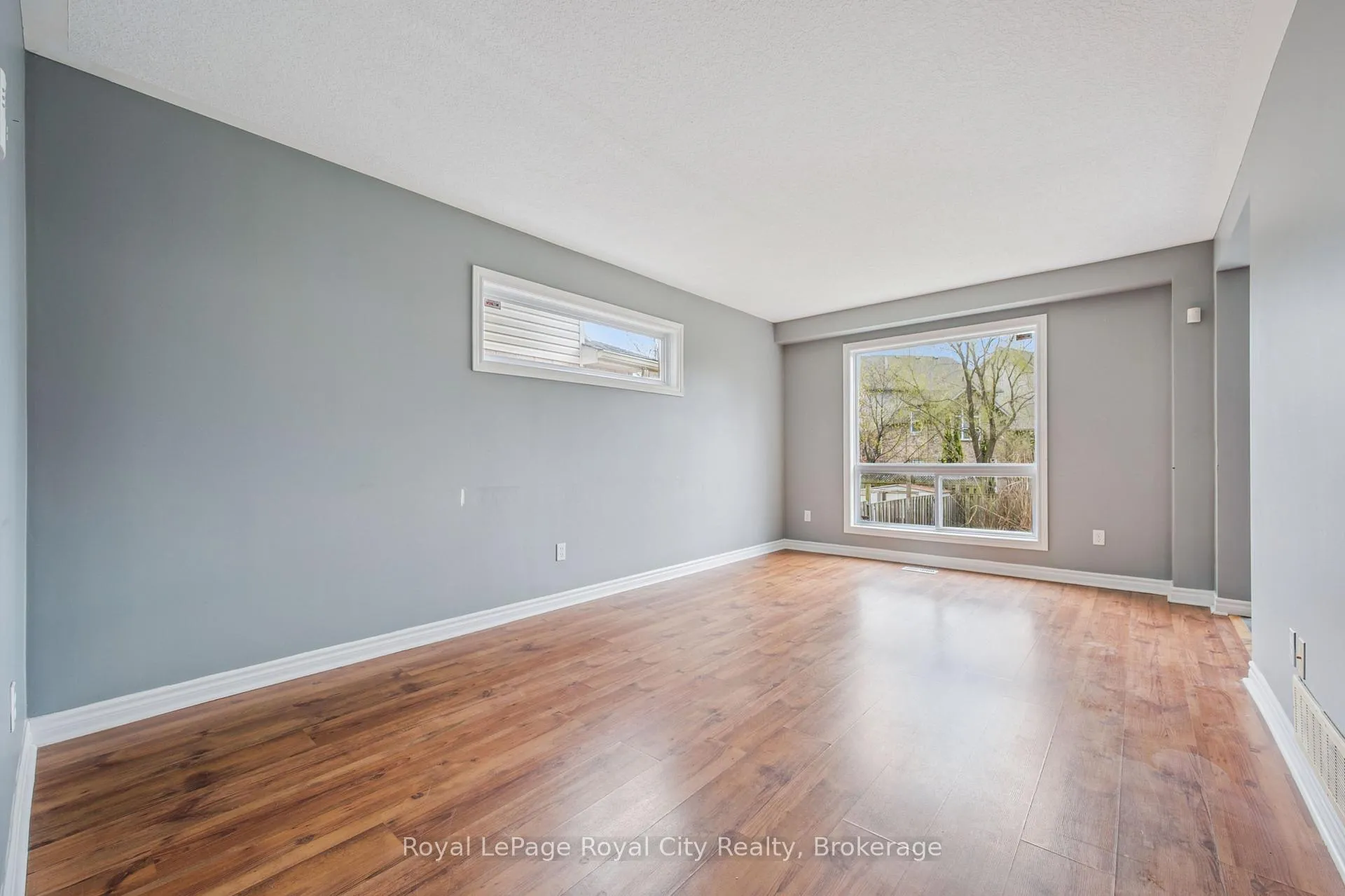 Photo 5 of 30 Darnell Road, Guelph, Kortright West — HOMEH